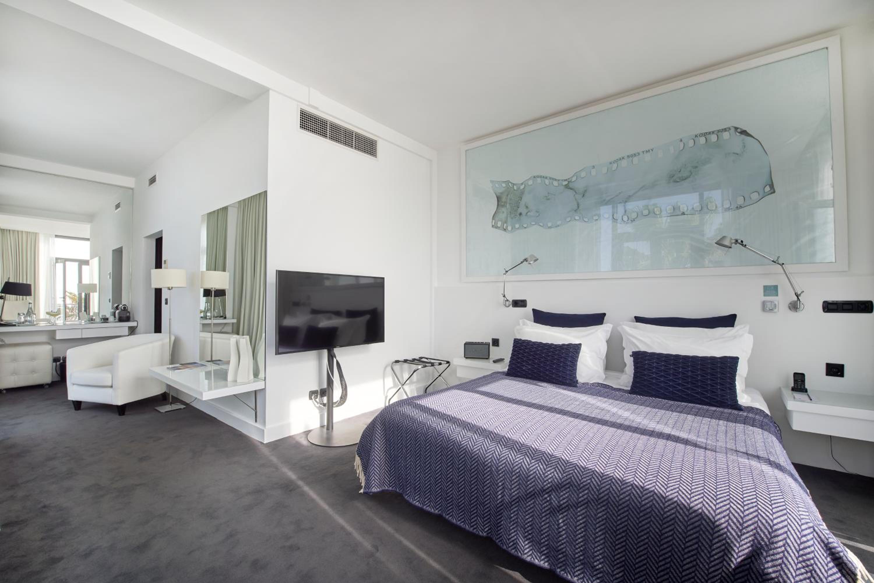 Suite - Photo 6