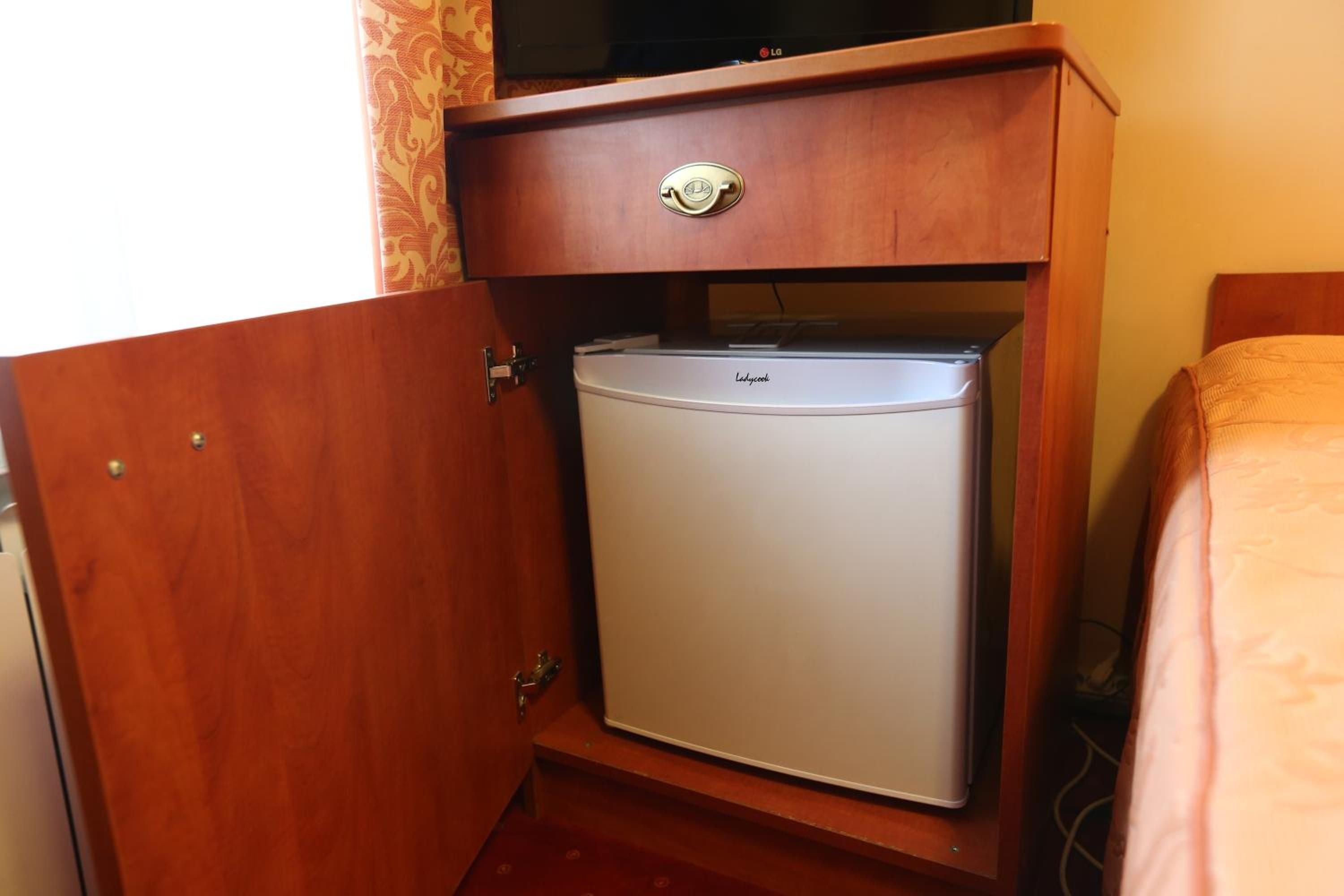 Twin Room - Photo 6