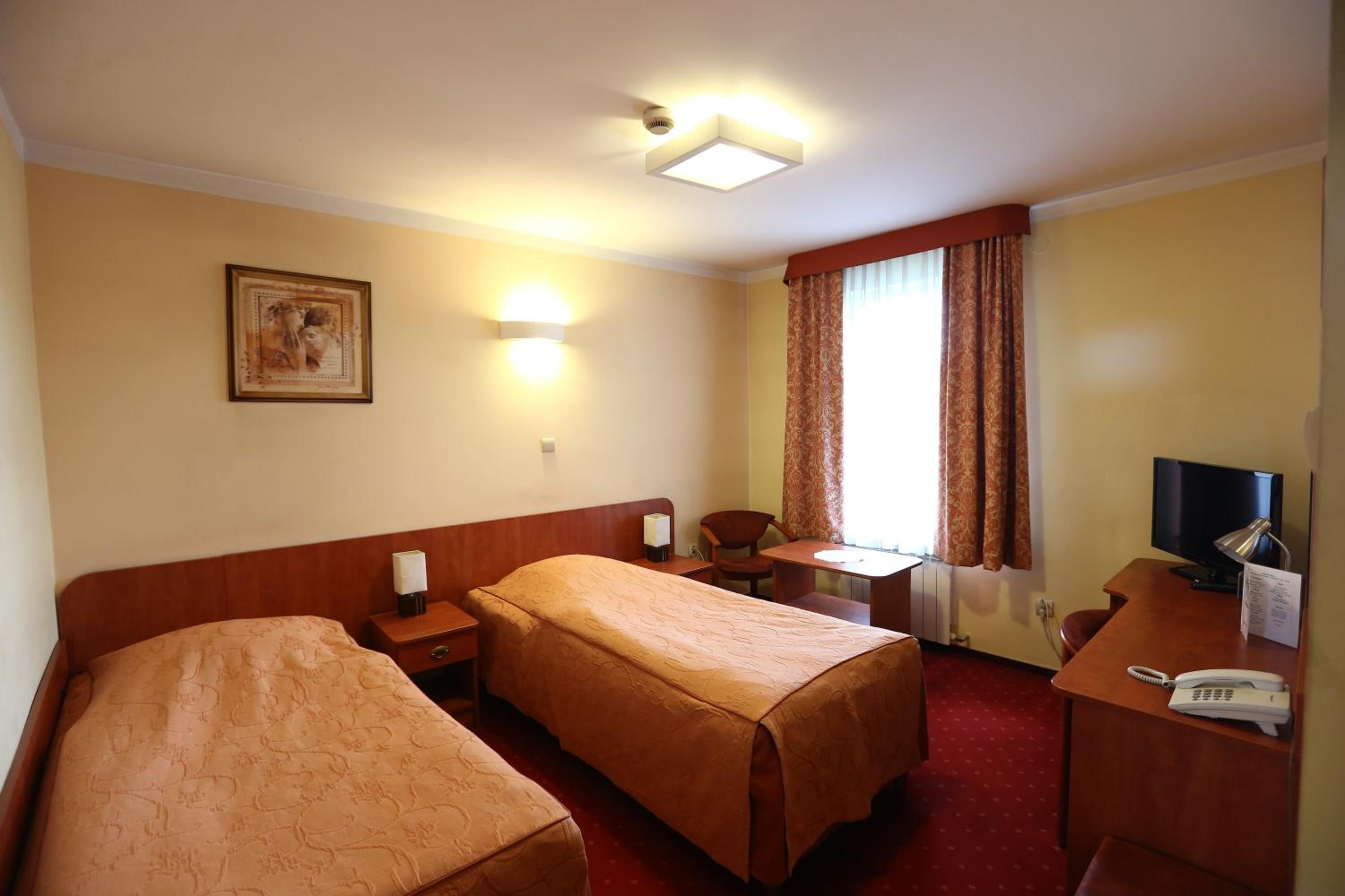 Twin Room - Photo 4