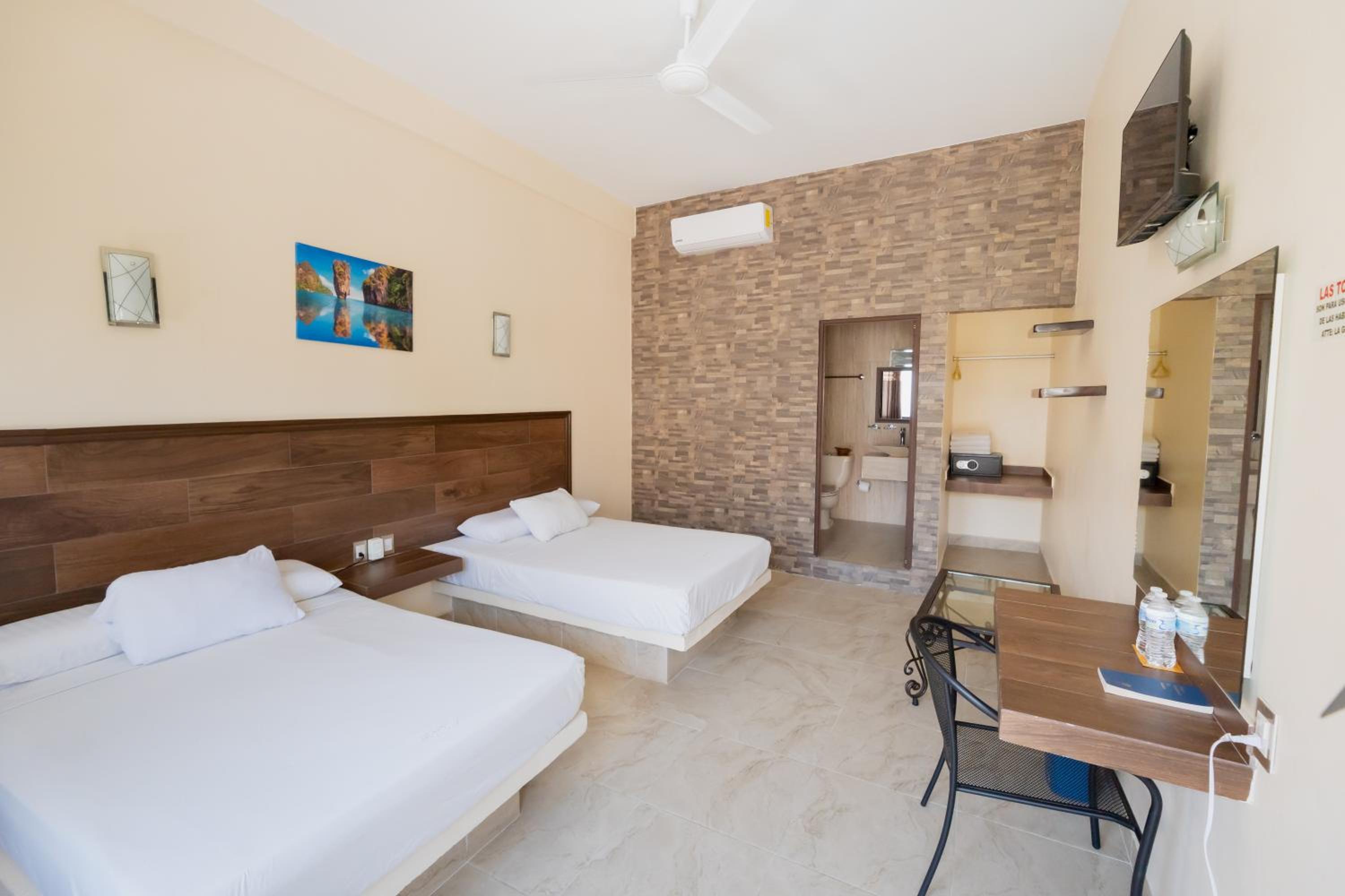 Twin Room - Photo 5