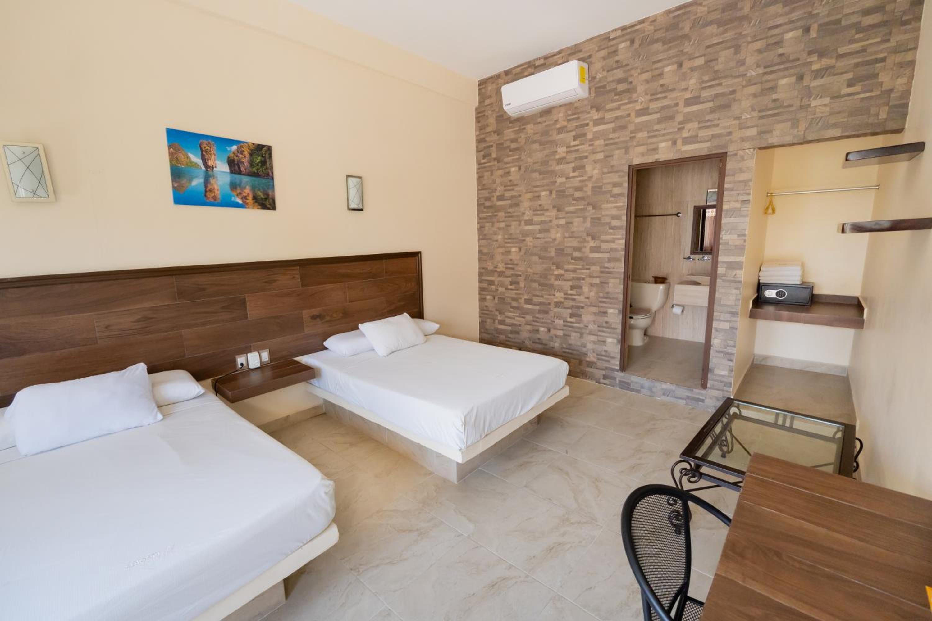 Twin Room - Photo 6