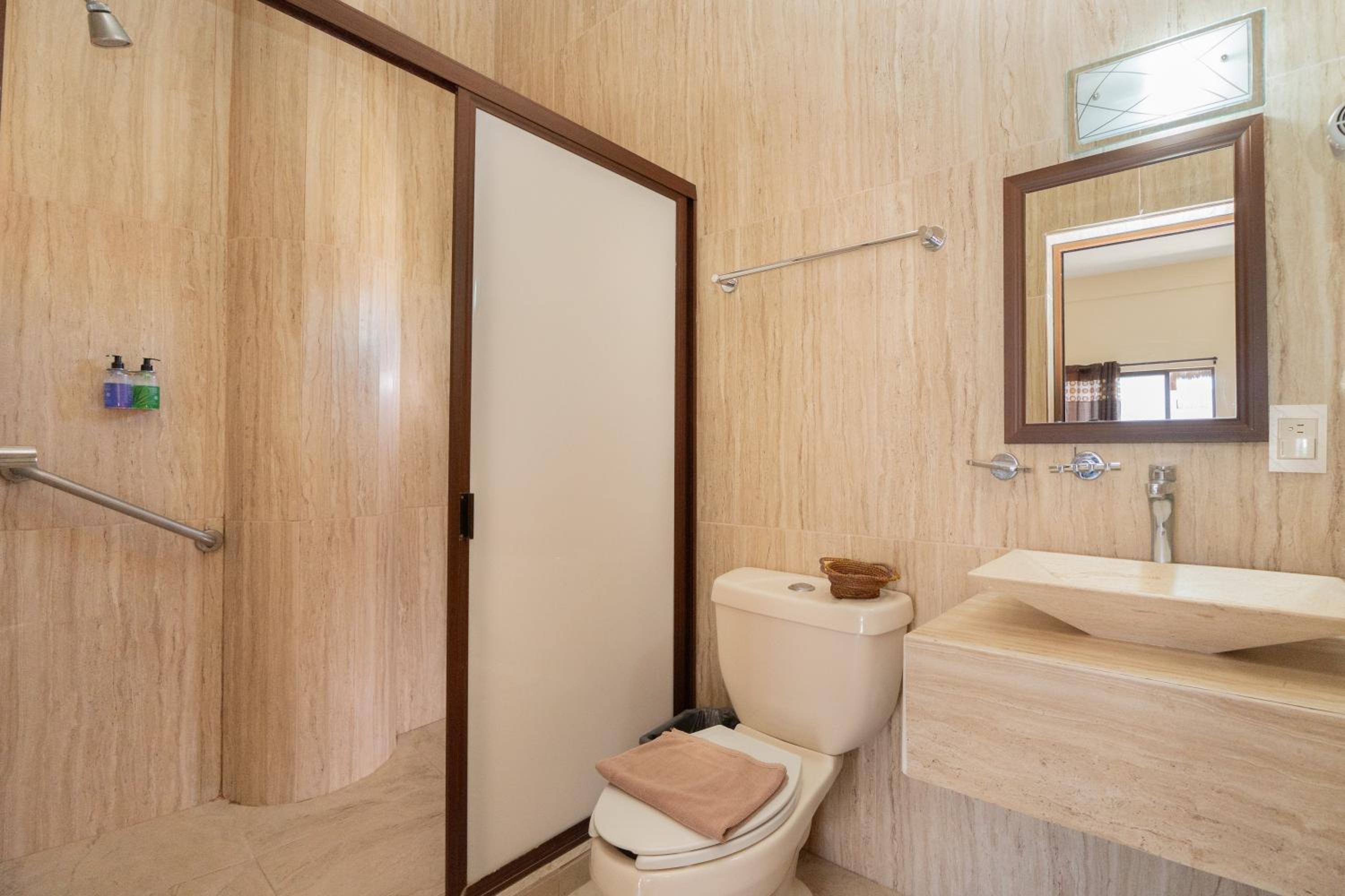 Twin Room - Photo 2