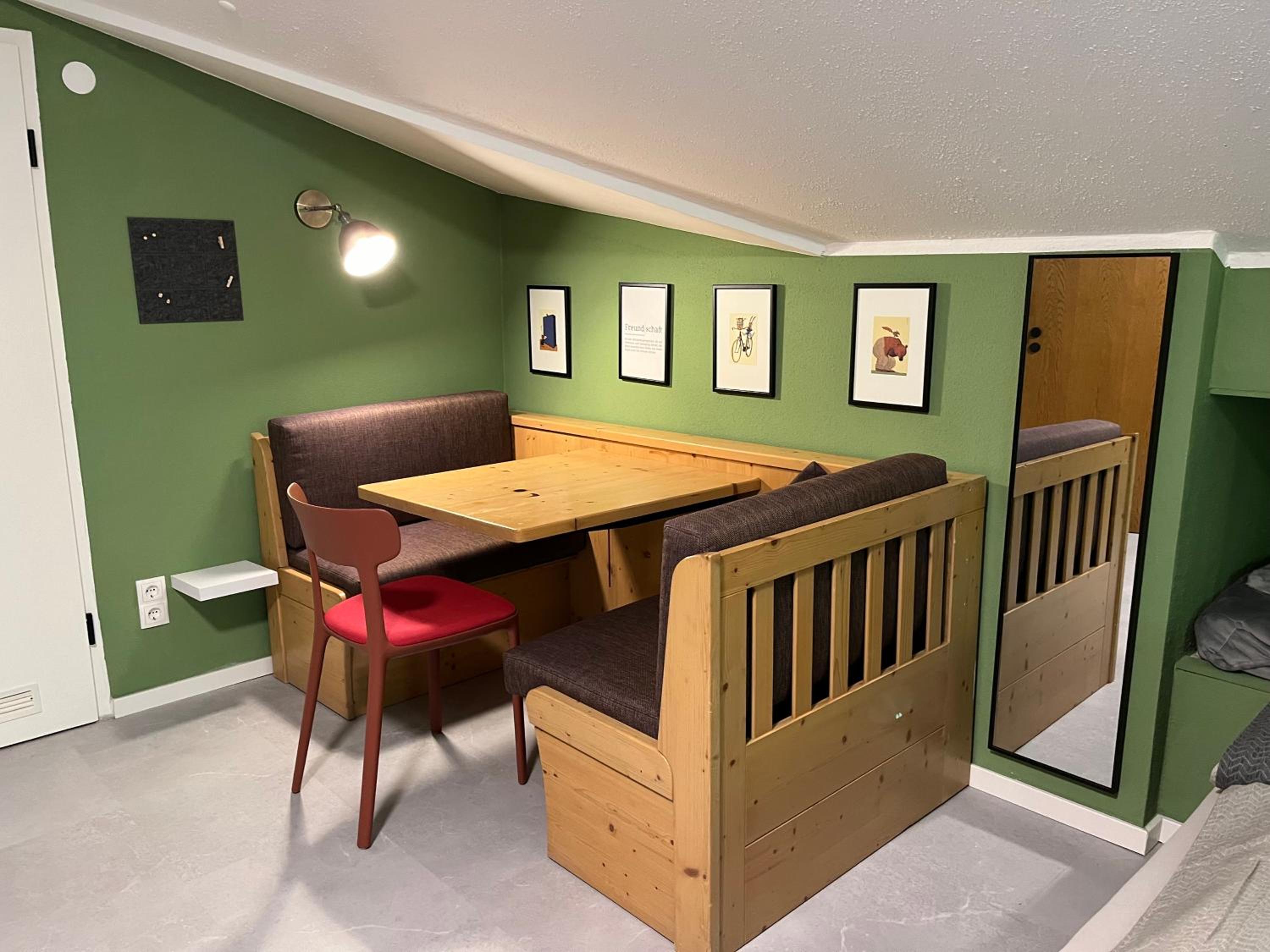 One-Bedroom Apartment photo 2