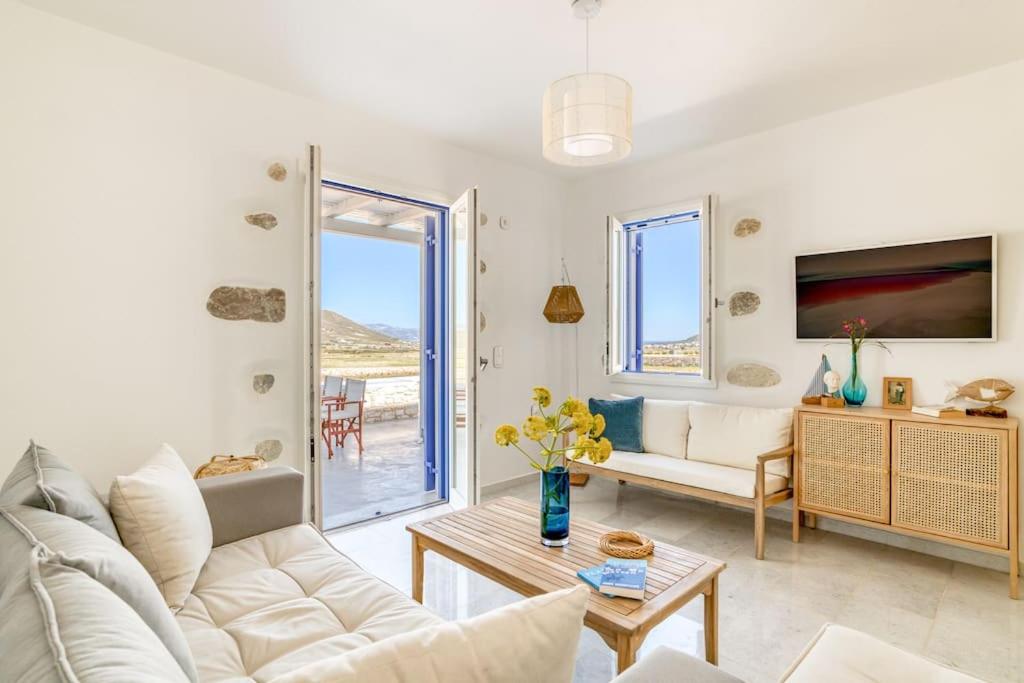 One-Bedroom House photo 1