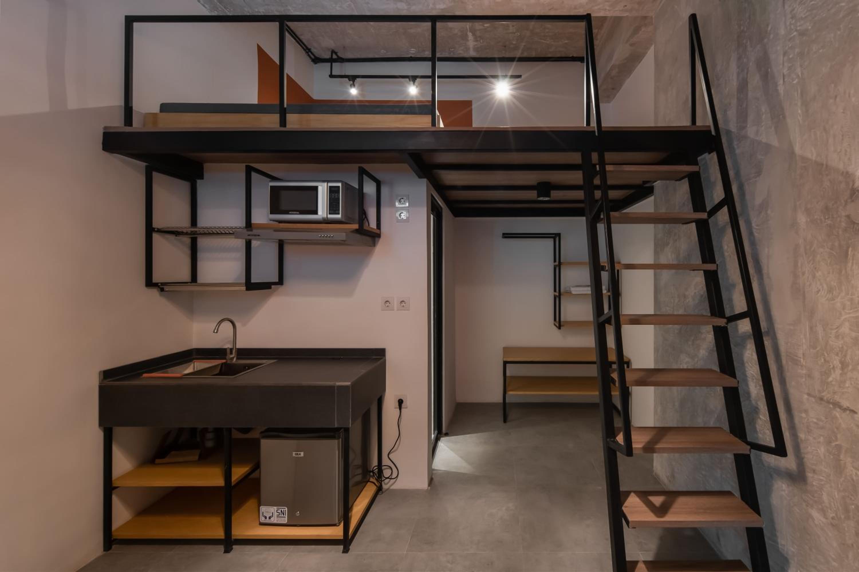 Suite - Photo 3