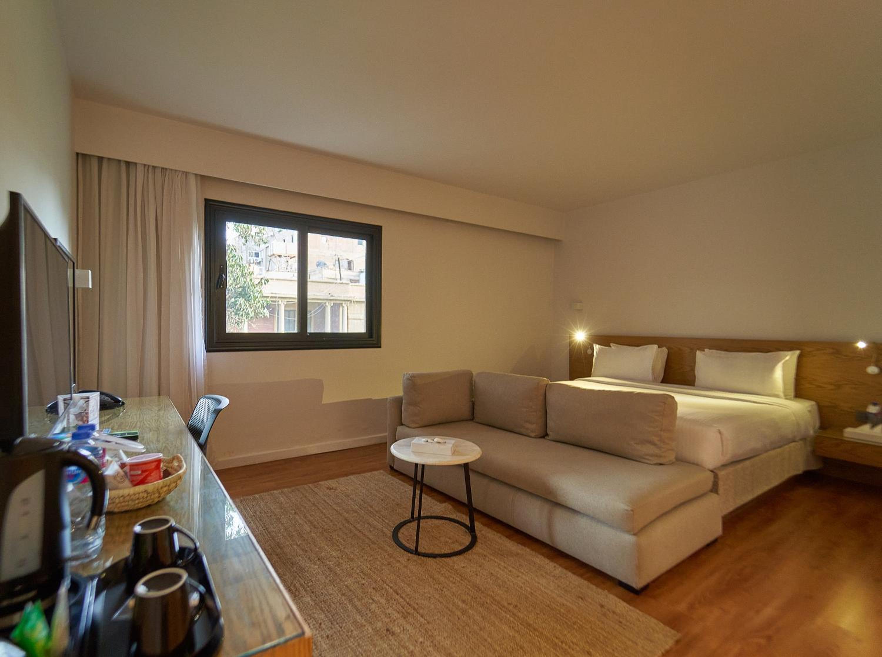 Superior King Room with Sofa - Photo 2