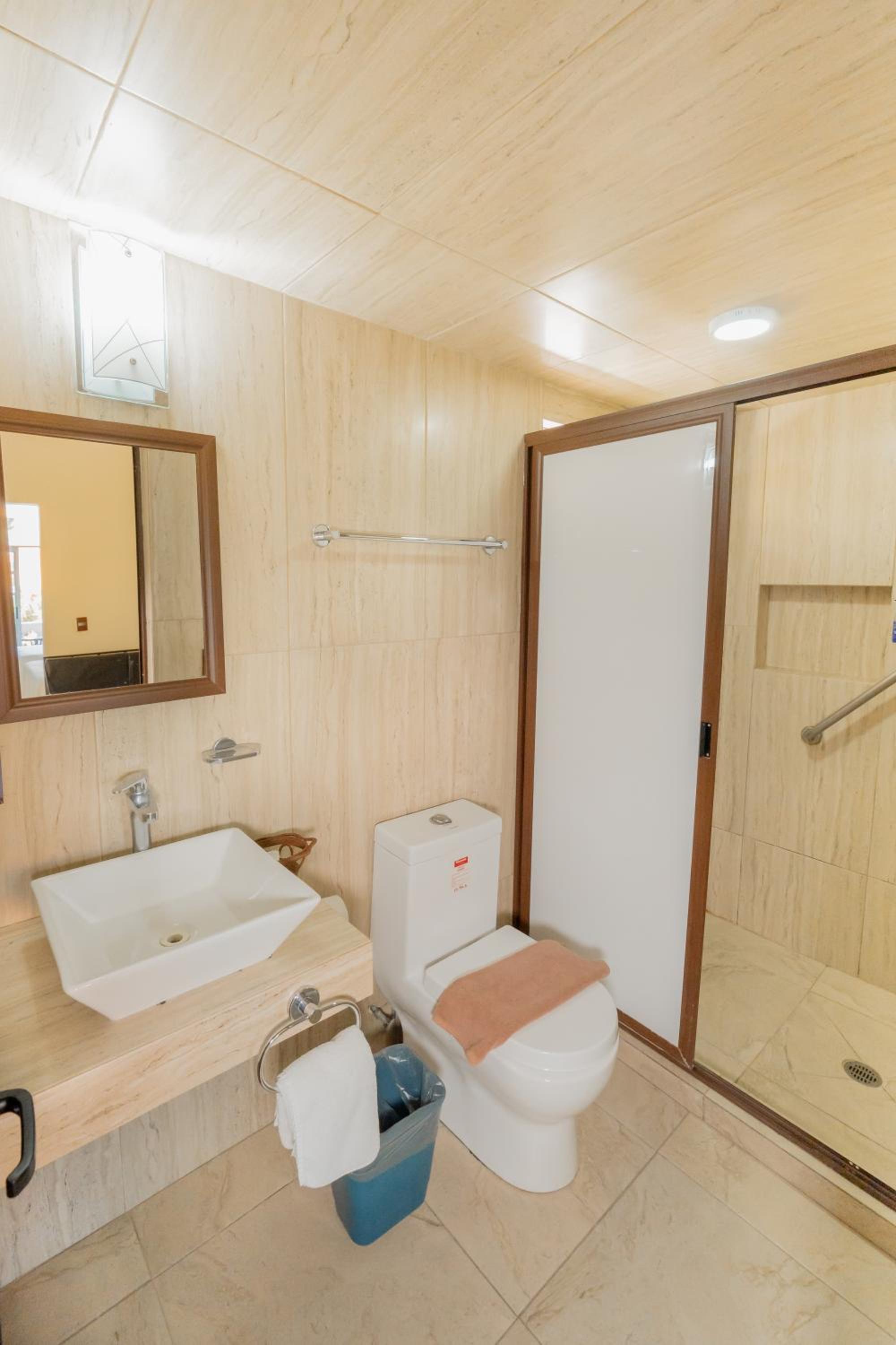 Junior Suite with Balcony - Photo 4