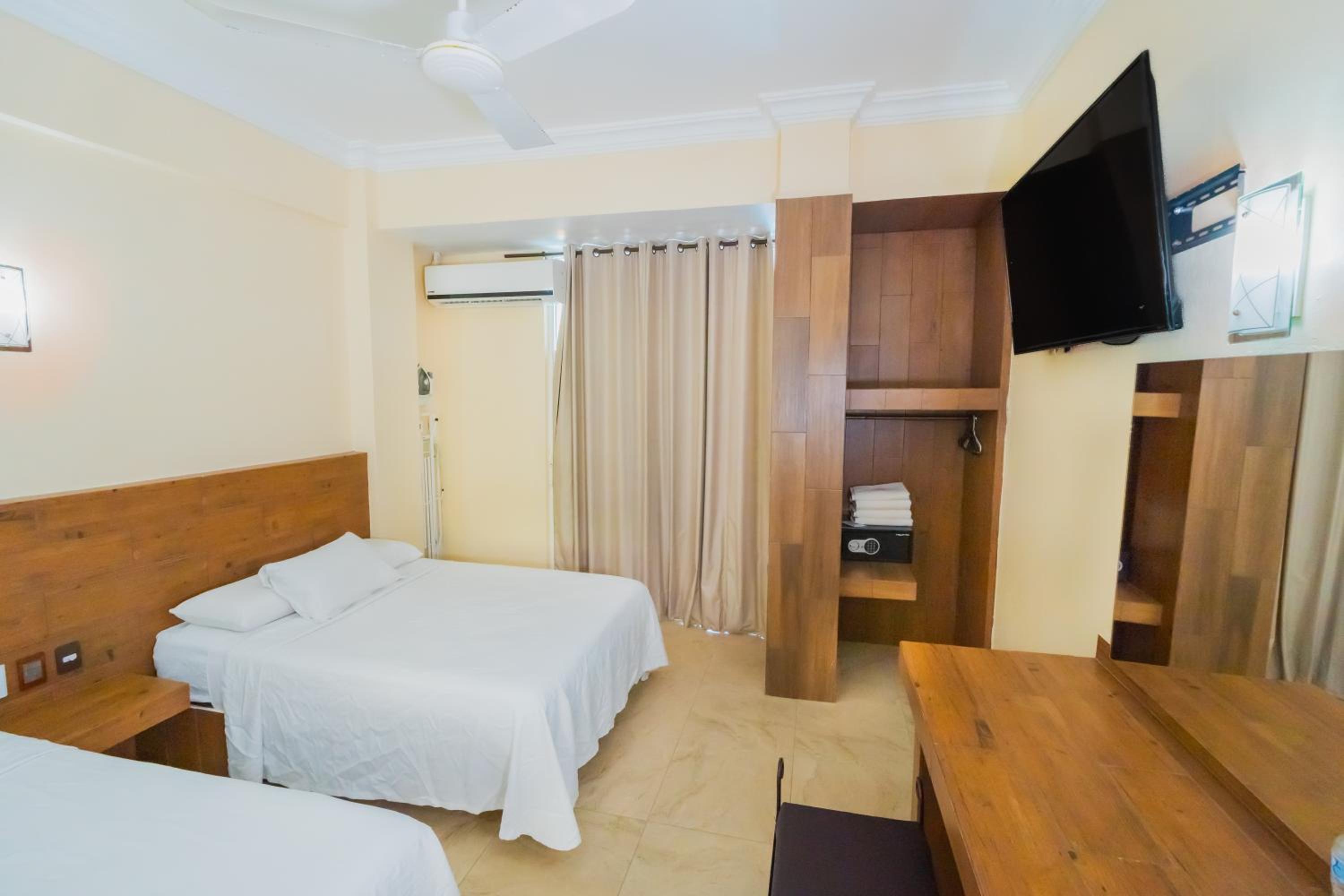Junior Suite with Balcony - Photo 8