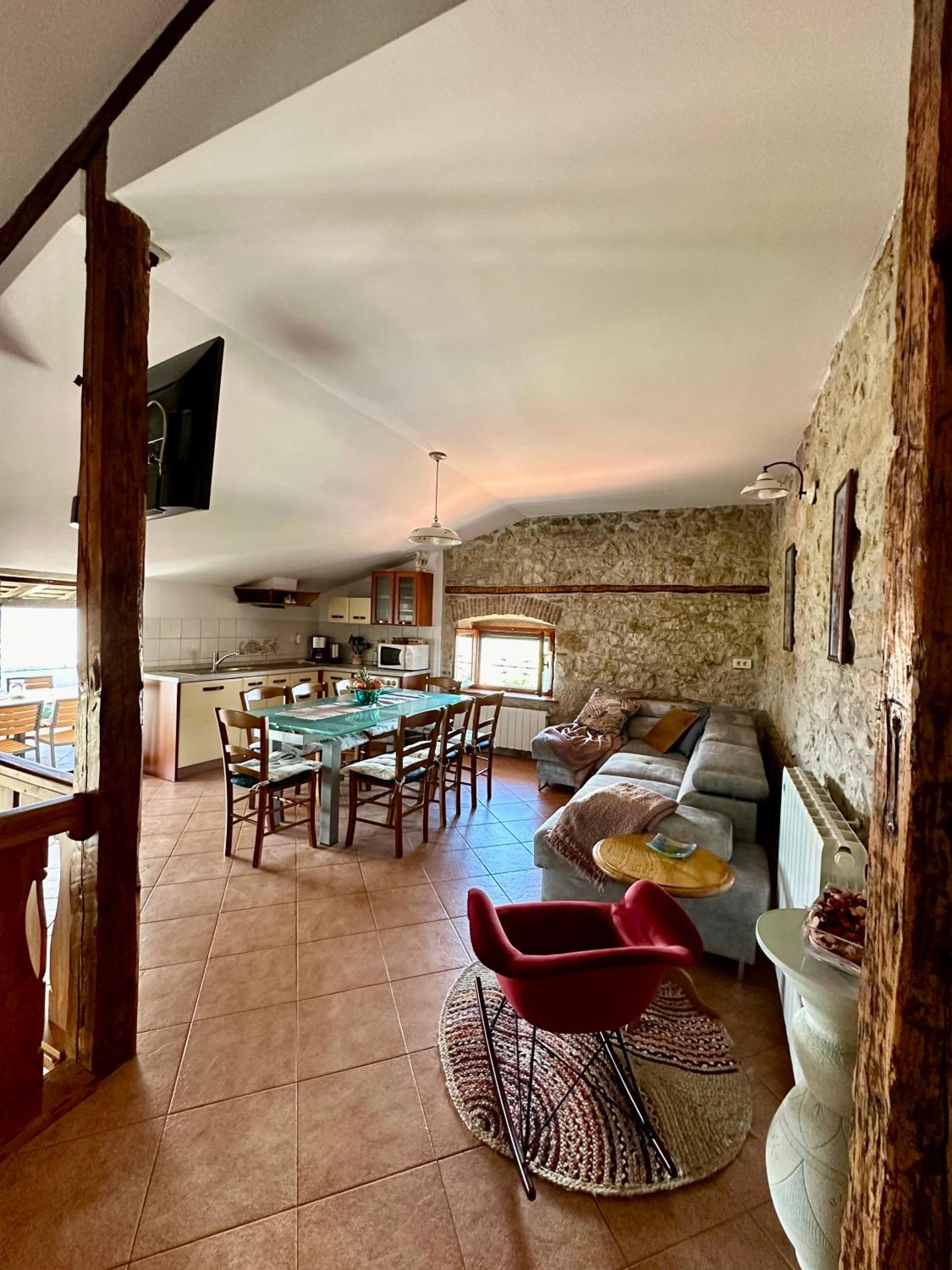 Three-Bedroom Apartment with Terrace photo 3