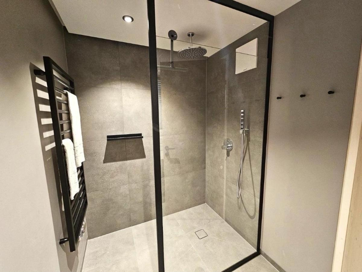 Two-Bedroom Deluxe Apartment with Balcony photo 2