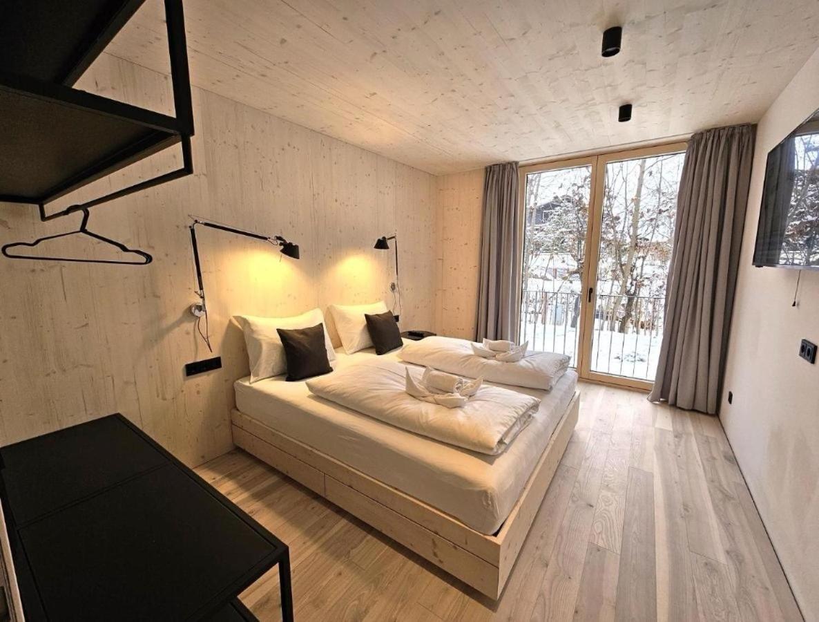 Two-Bedroom Deluxe Apartment with Balcony photo 3
