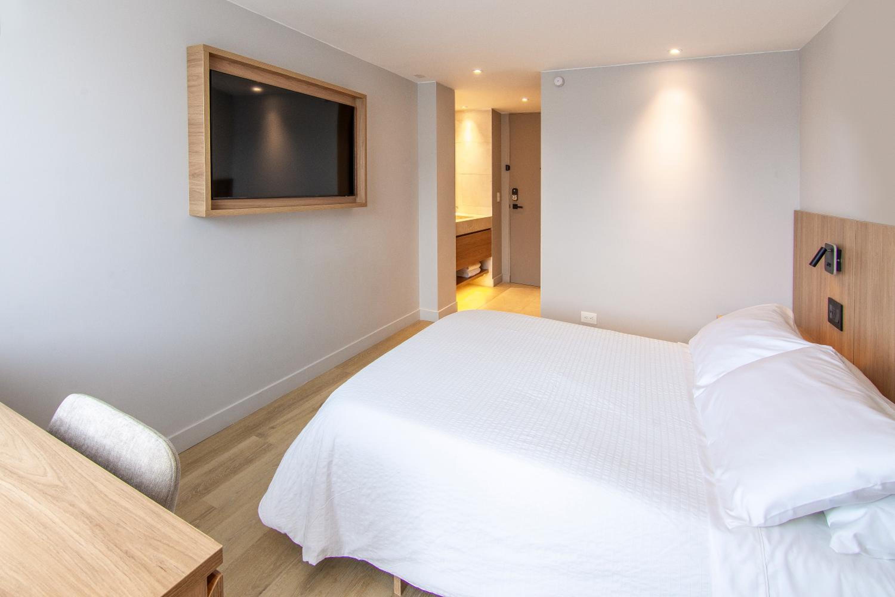 Standard Queen Room photo 2