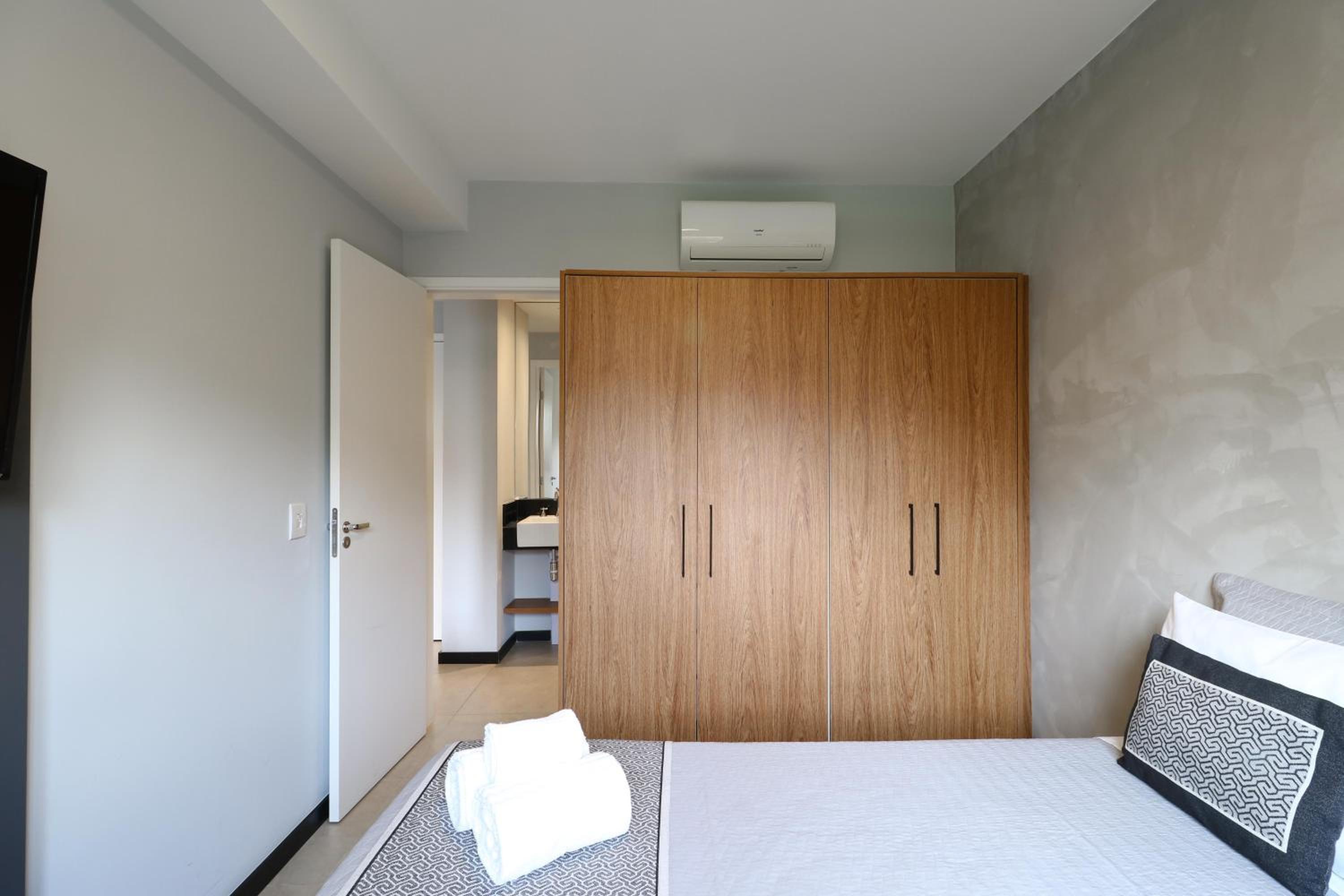 One-Bedroom Standard Apartment photo 2