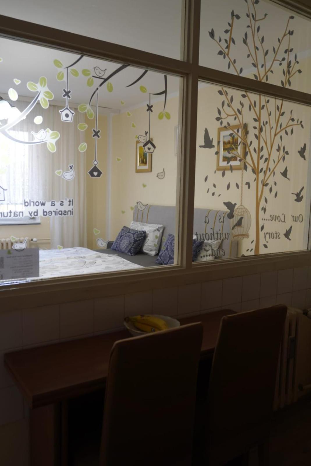 One-Bedroom Apartment - Photo 4