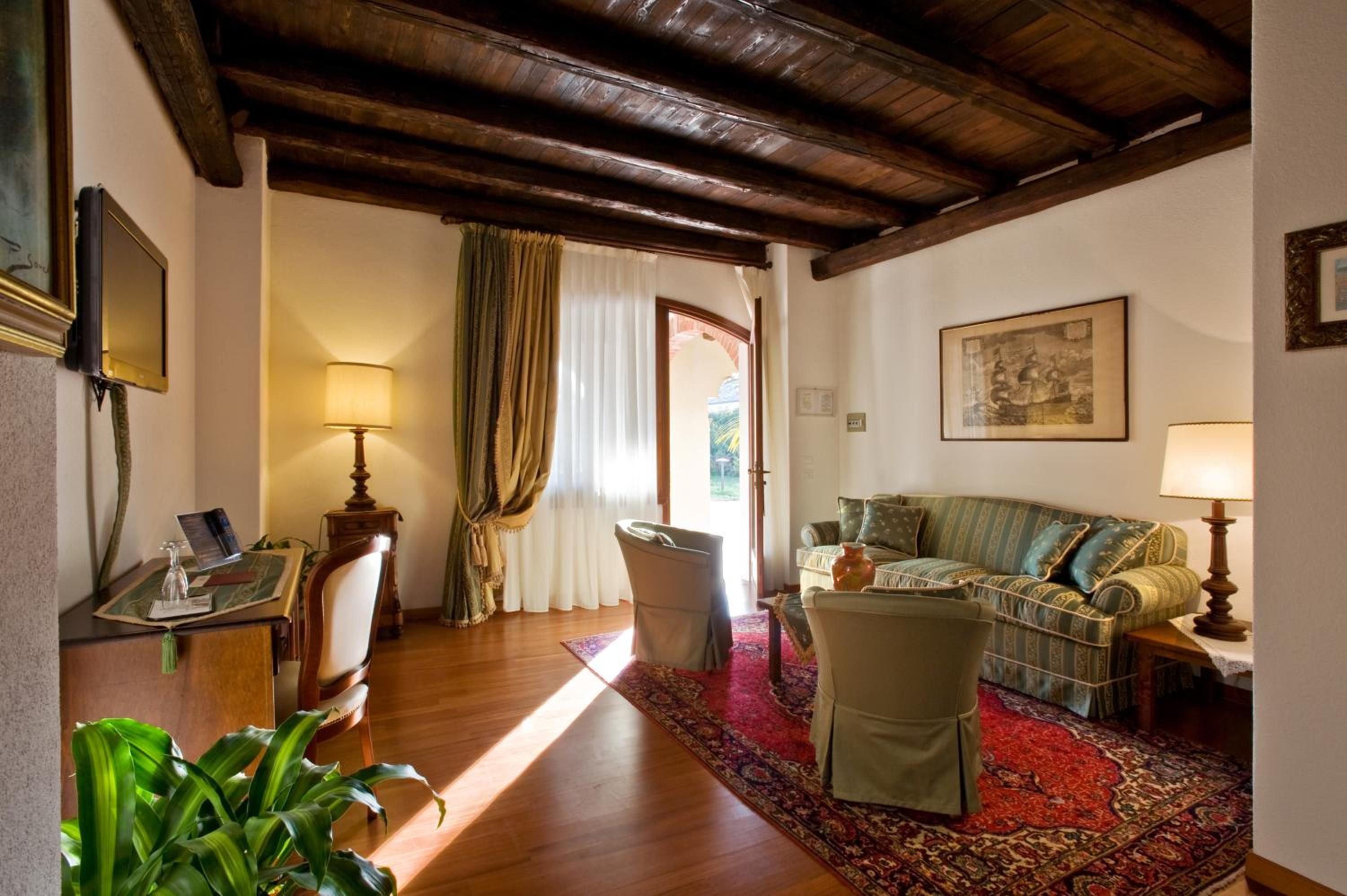 Suite with Garden View