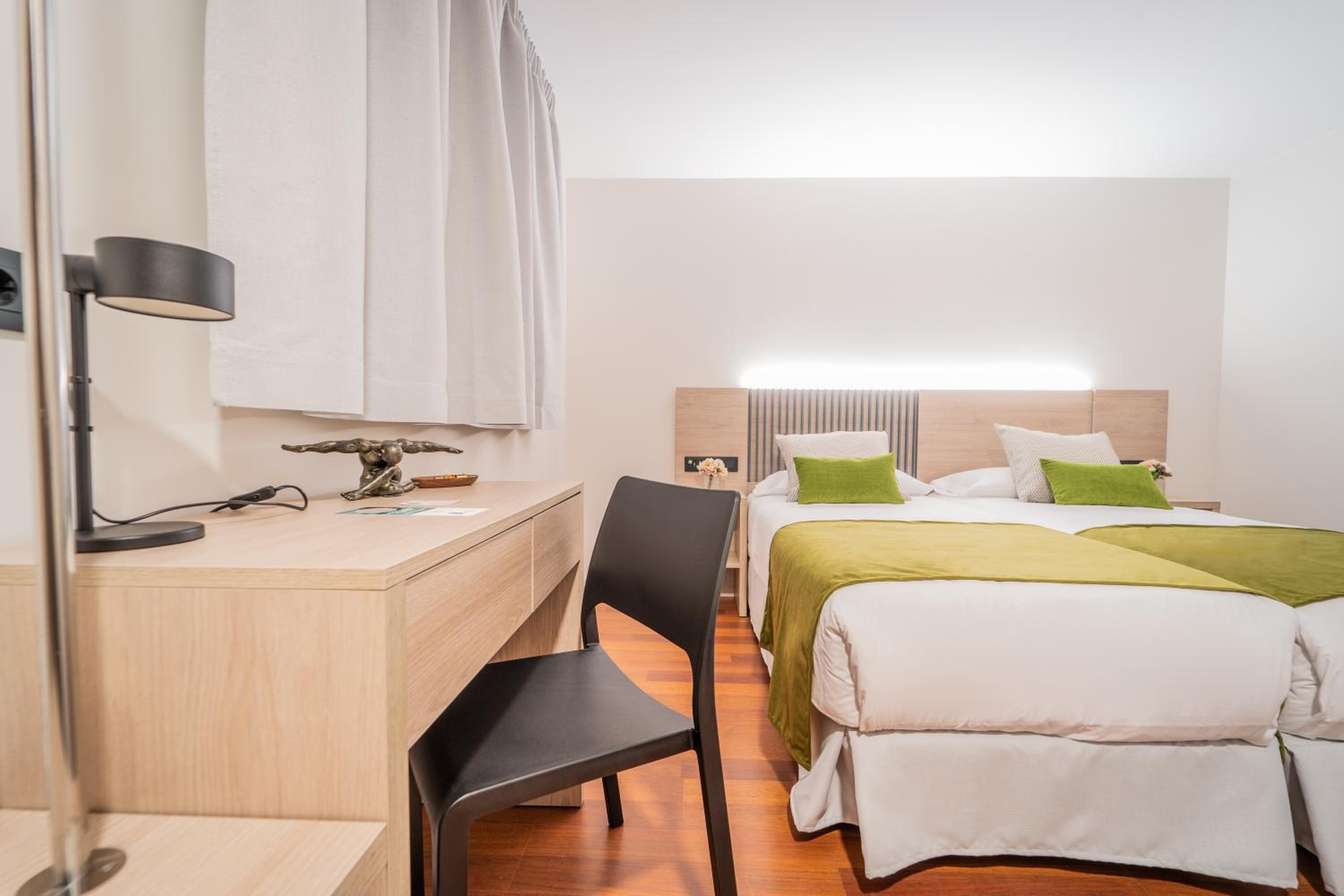 Standard Twin Room photo 2