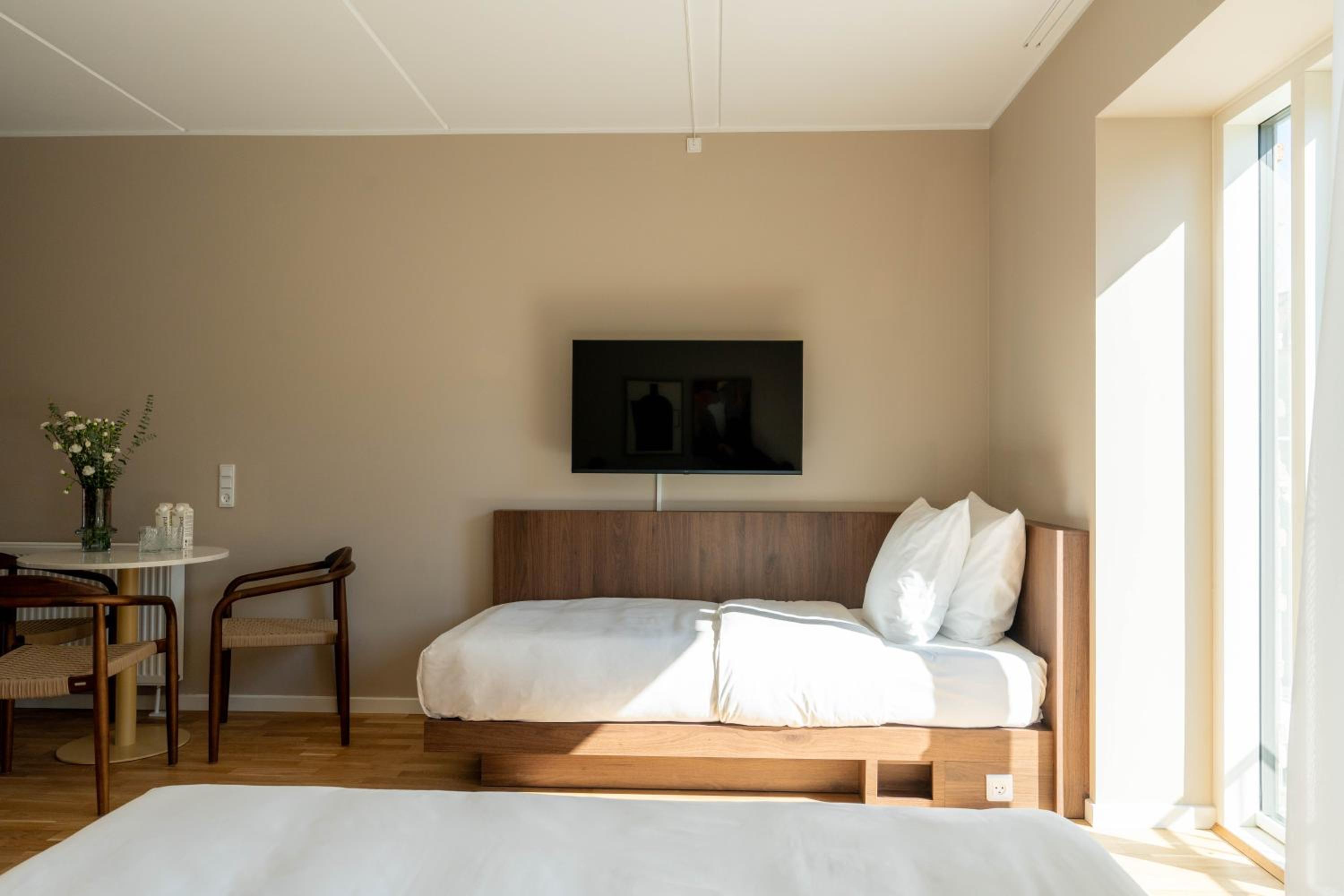 Extra Large Studio with Kitchen, Balcony & Extra Bed - Accessible - Photo 8