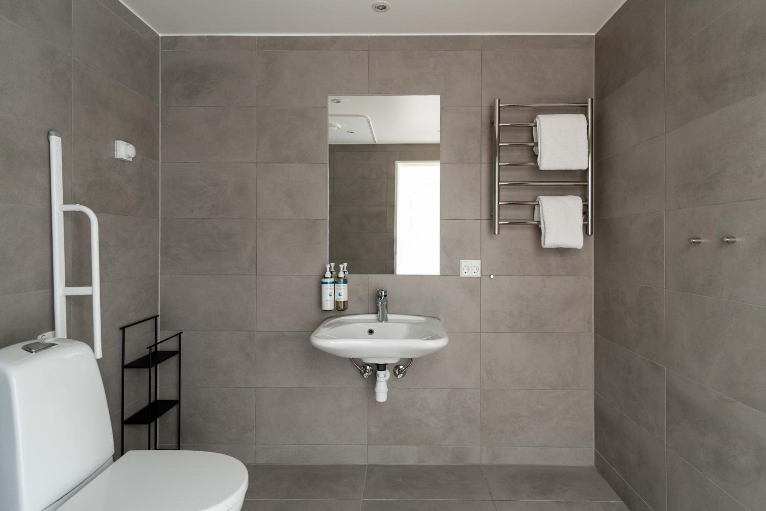 Extra Large Studio with Kitchen, Balcony & Extra Bed - Accessible - Photo 10