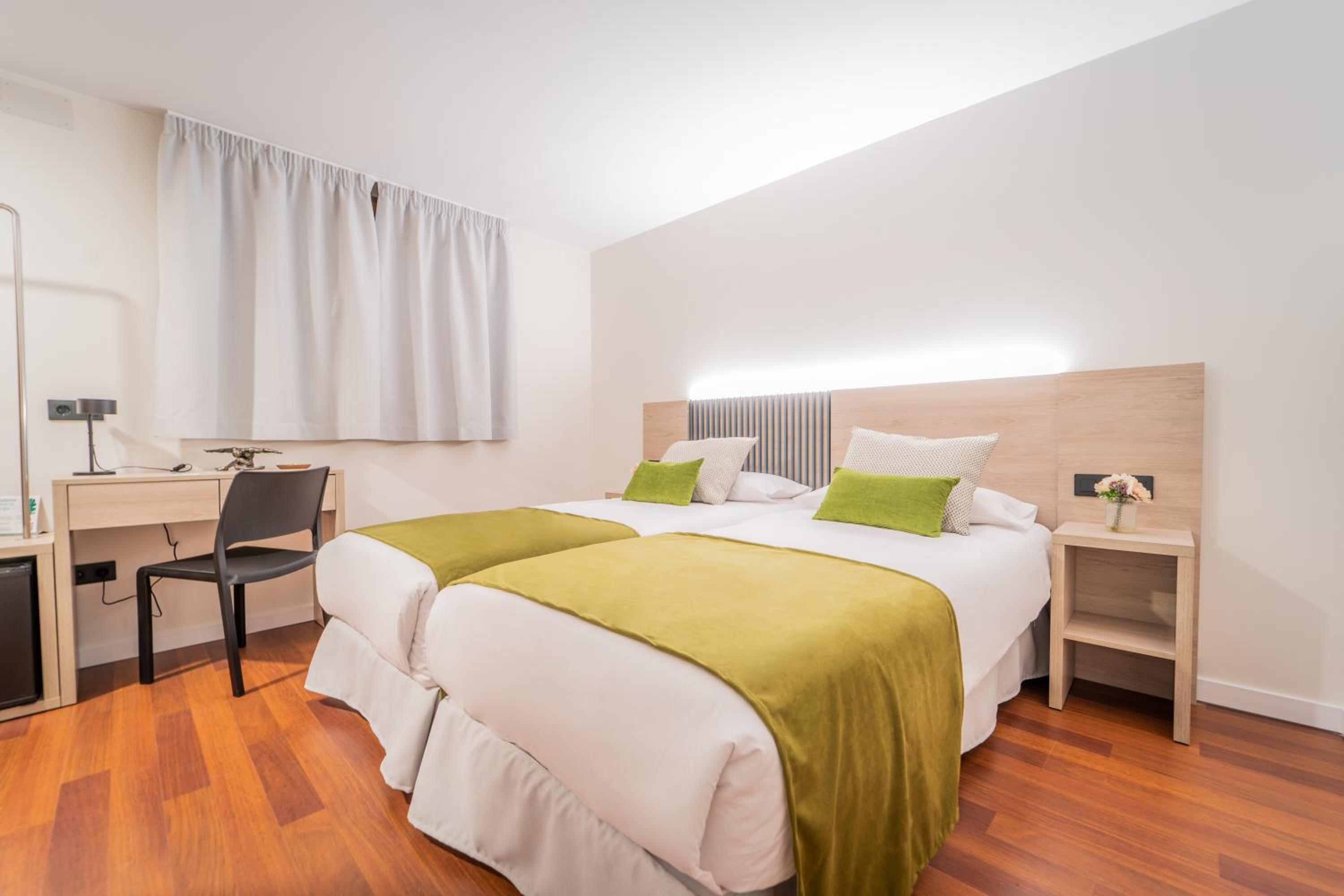 Habitación Estándar con Dos Camas Individuales