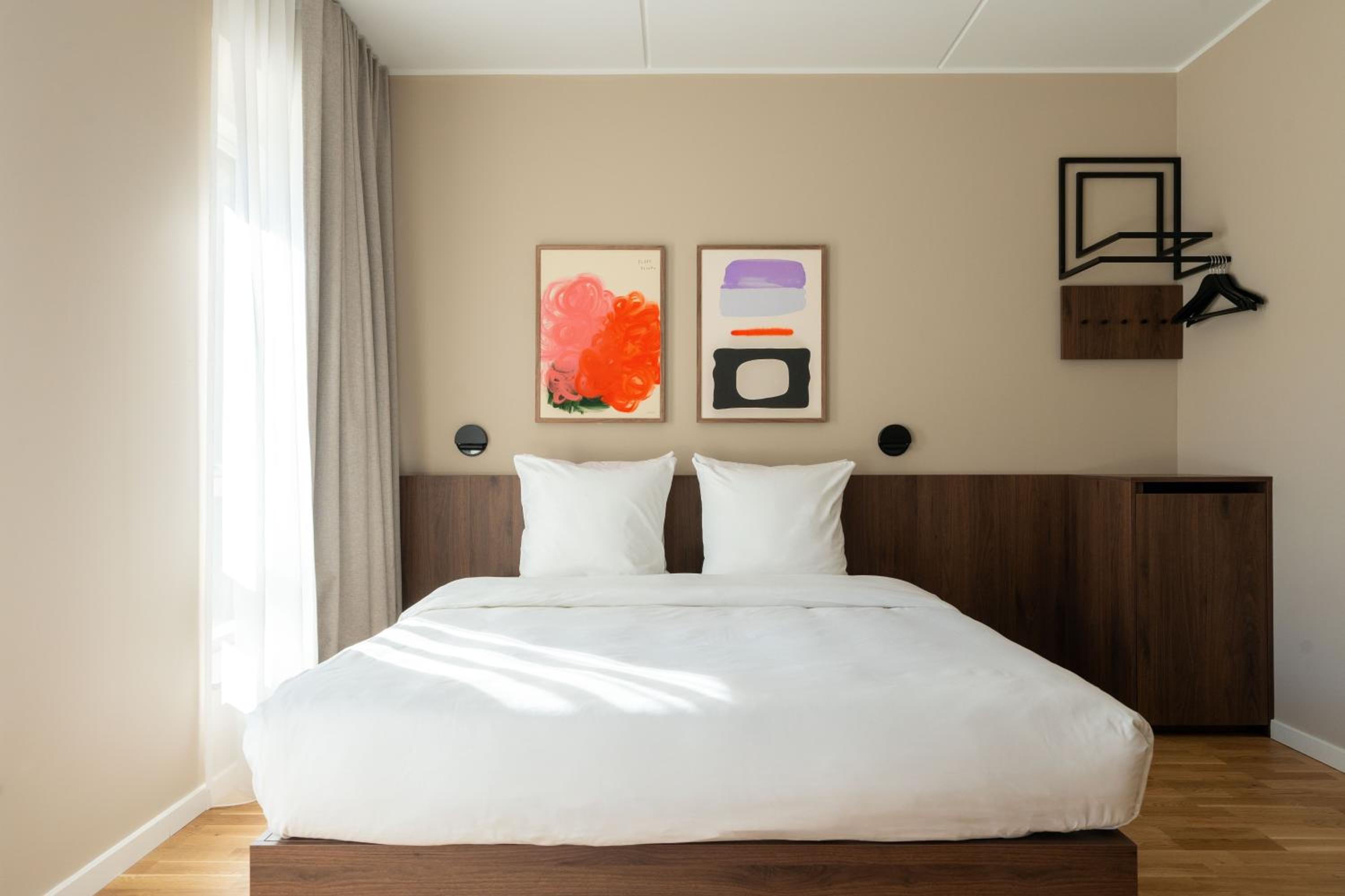 Extra Large Studio with Kitchen and Extra Bed - Photo 1