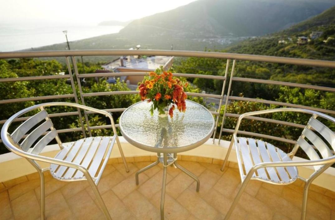 Apartment with Balcony photo 2