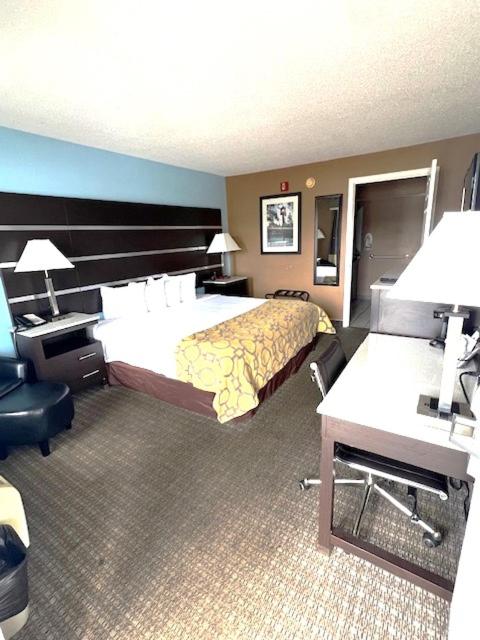 King Room - Disability Access/Non-Smoking - Photo 1