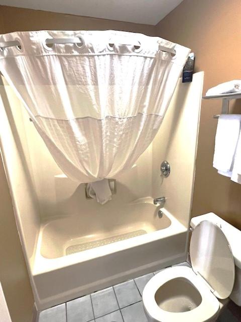 Deluxe Double Room with Two Double Beds - Non-Smoking - Photo 6