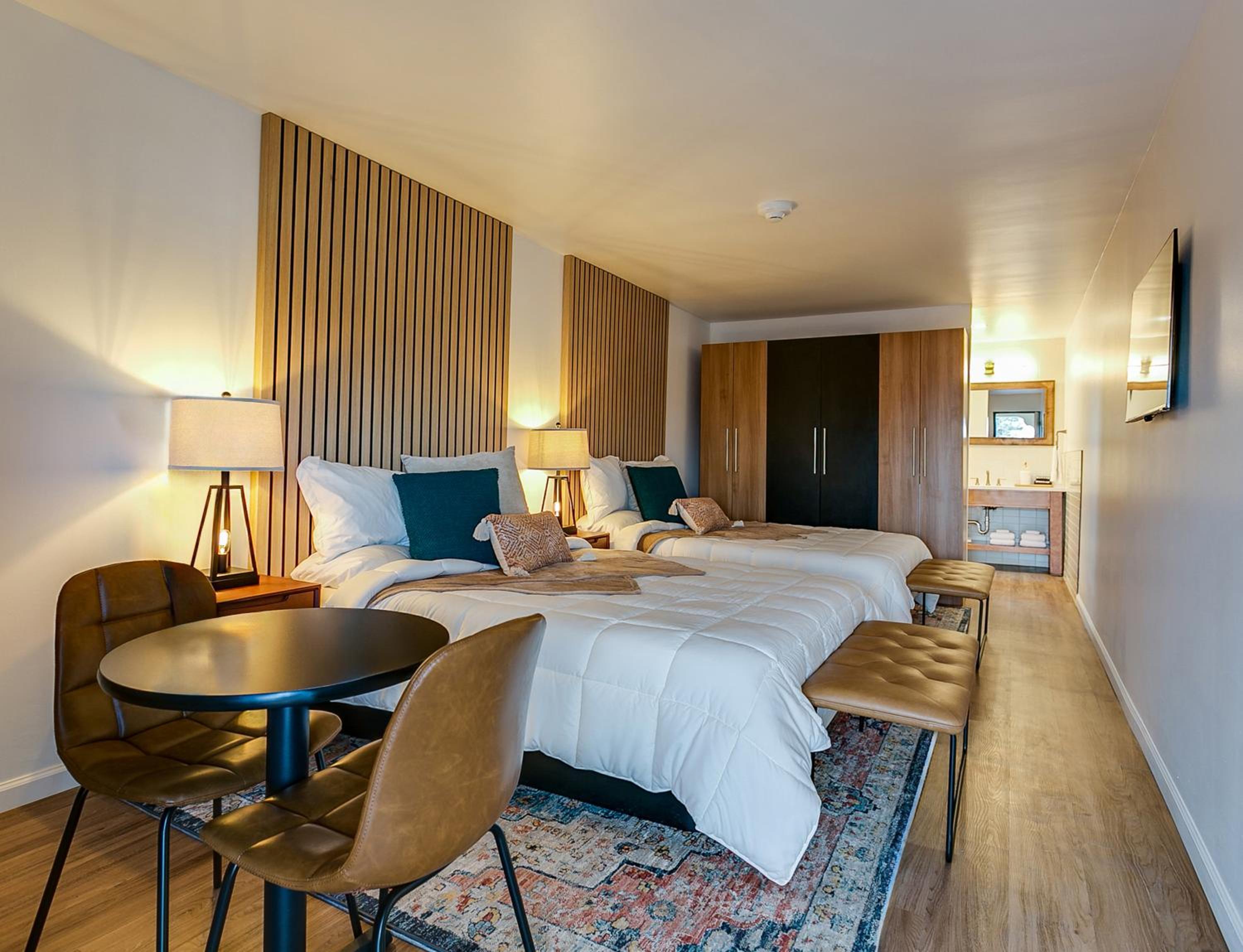 Deluxe Queen Room