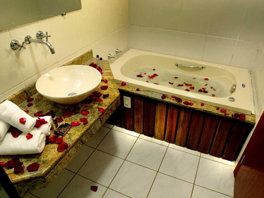 Double Room with Spa Bath photo 3