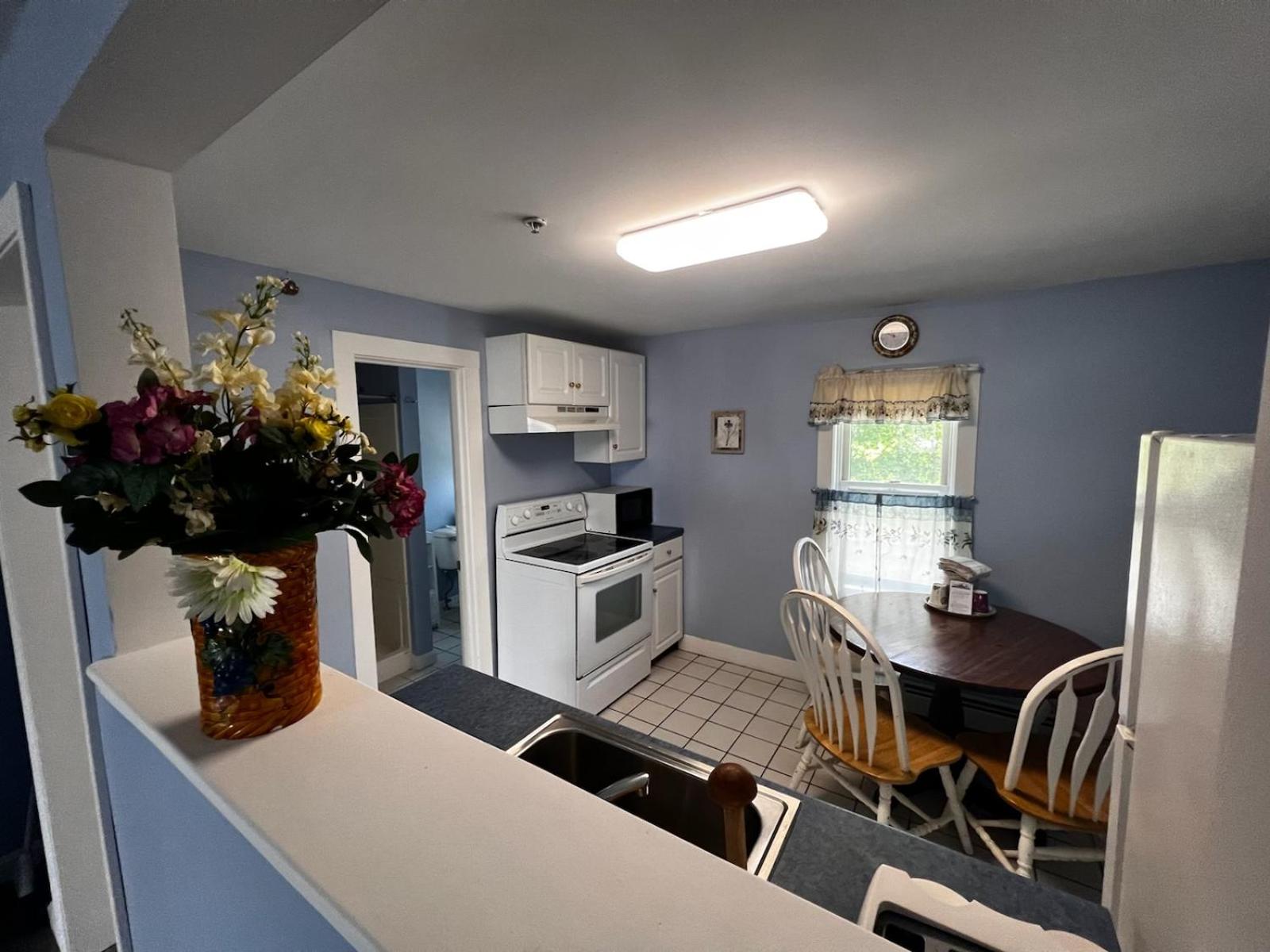 Deluxe 2 Double Beds with Kitchen Ocean View (Corner Unit - STEPS REQUIRED - V11)  photo 3