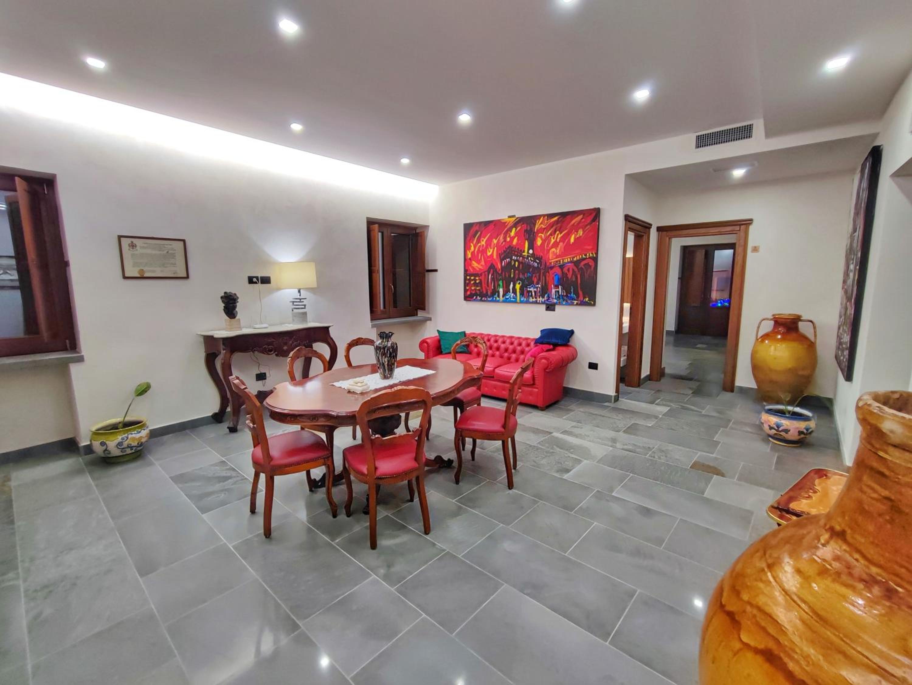 Two-Bedroom Suite - Photo 4
