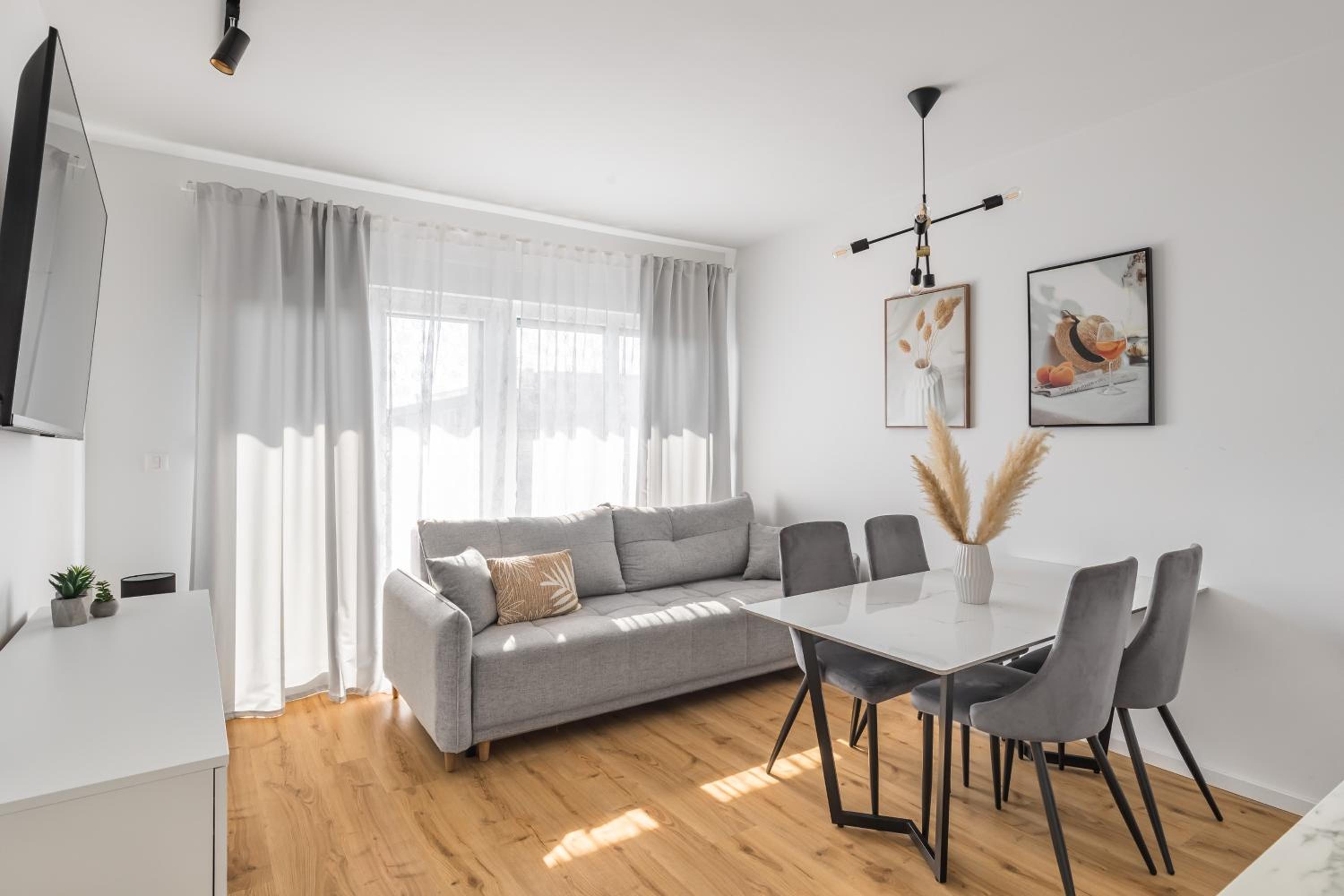 Three-Bedroom Apartment - Photo 8