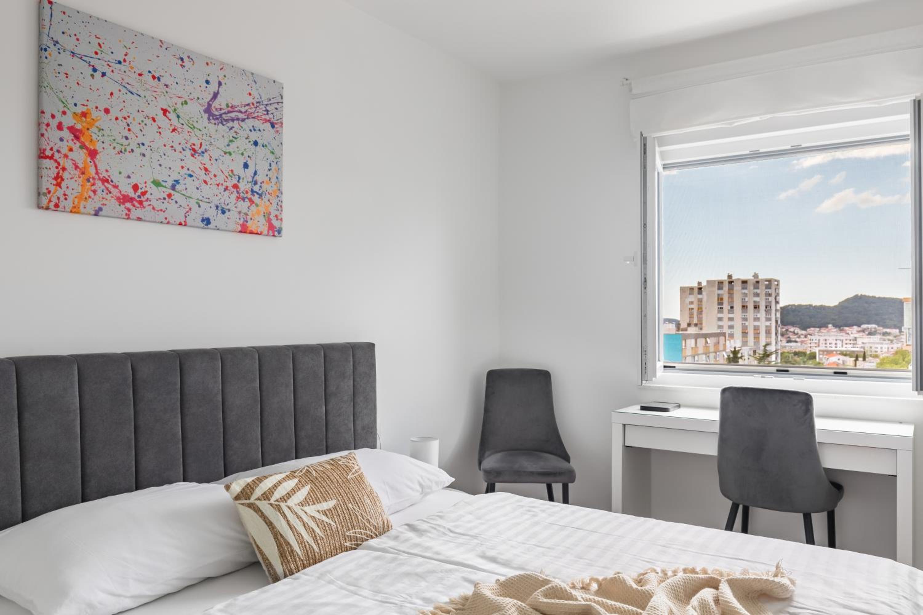 Three-Bedroom Apartment - Photo 4