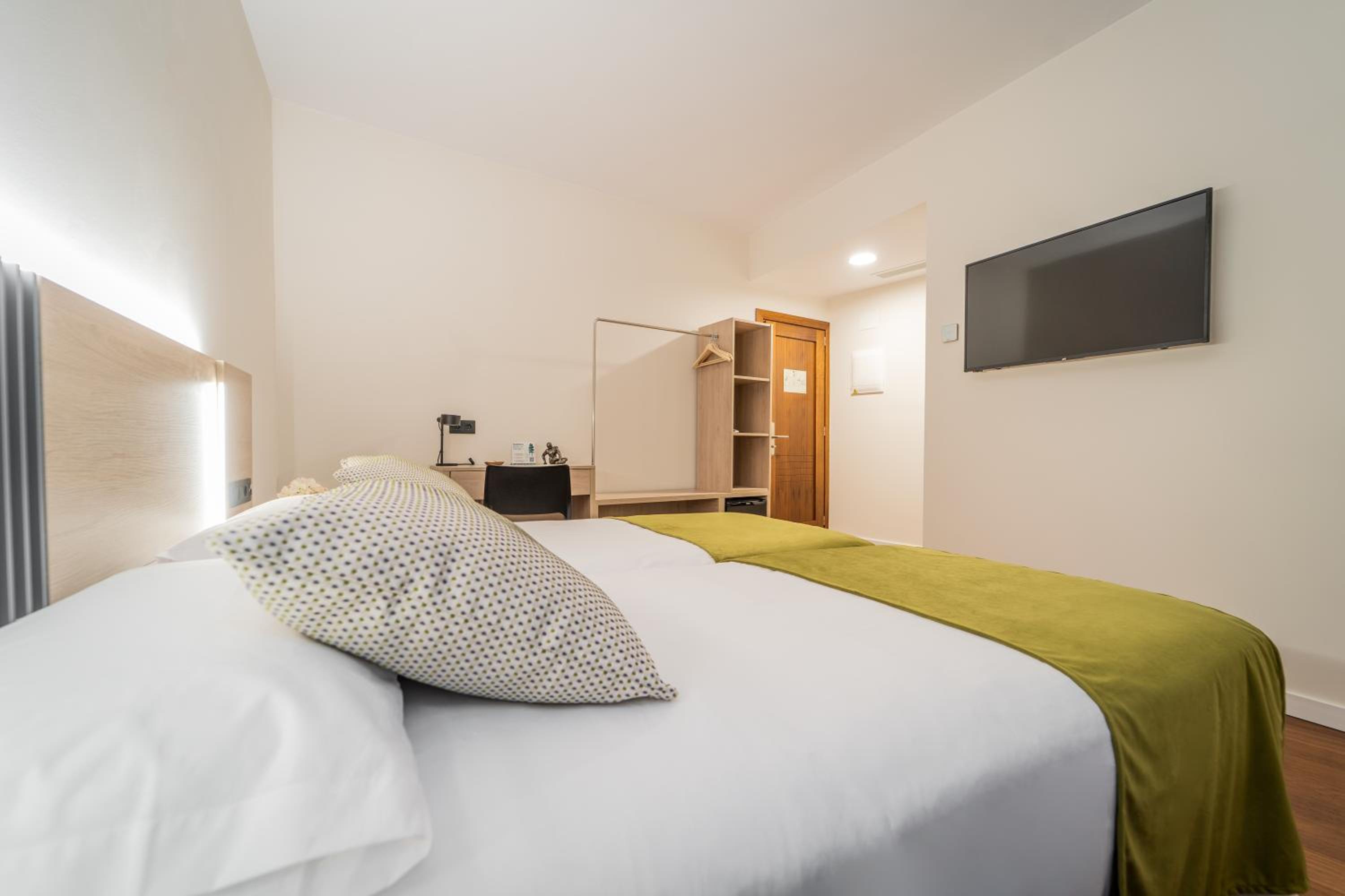 Double Room - Disability Access photo 3