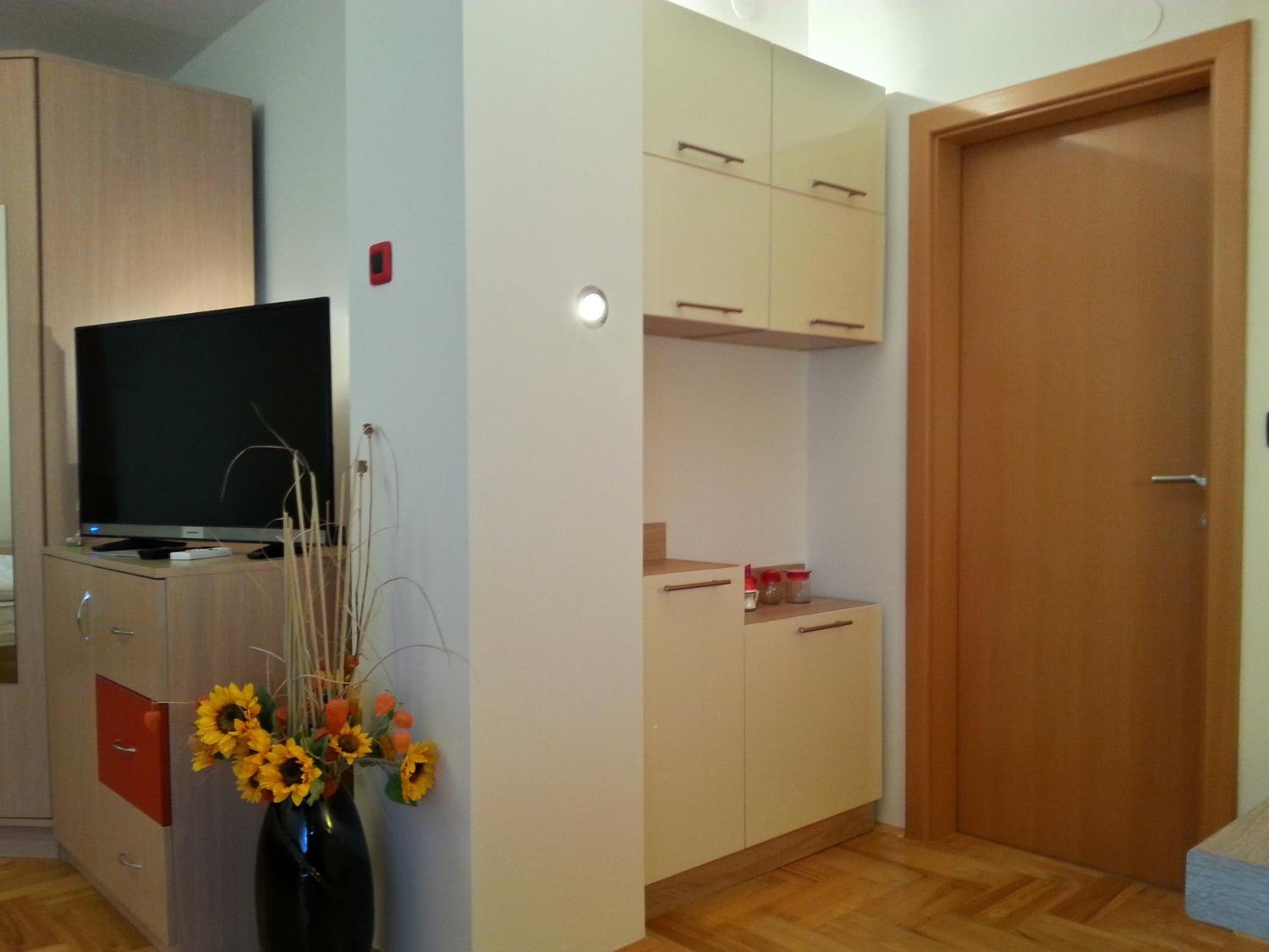 Family Studio - Photo 12