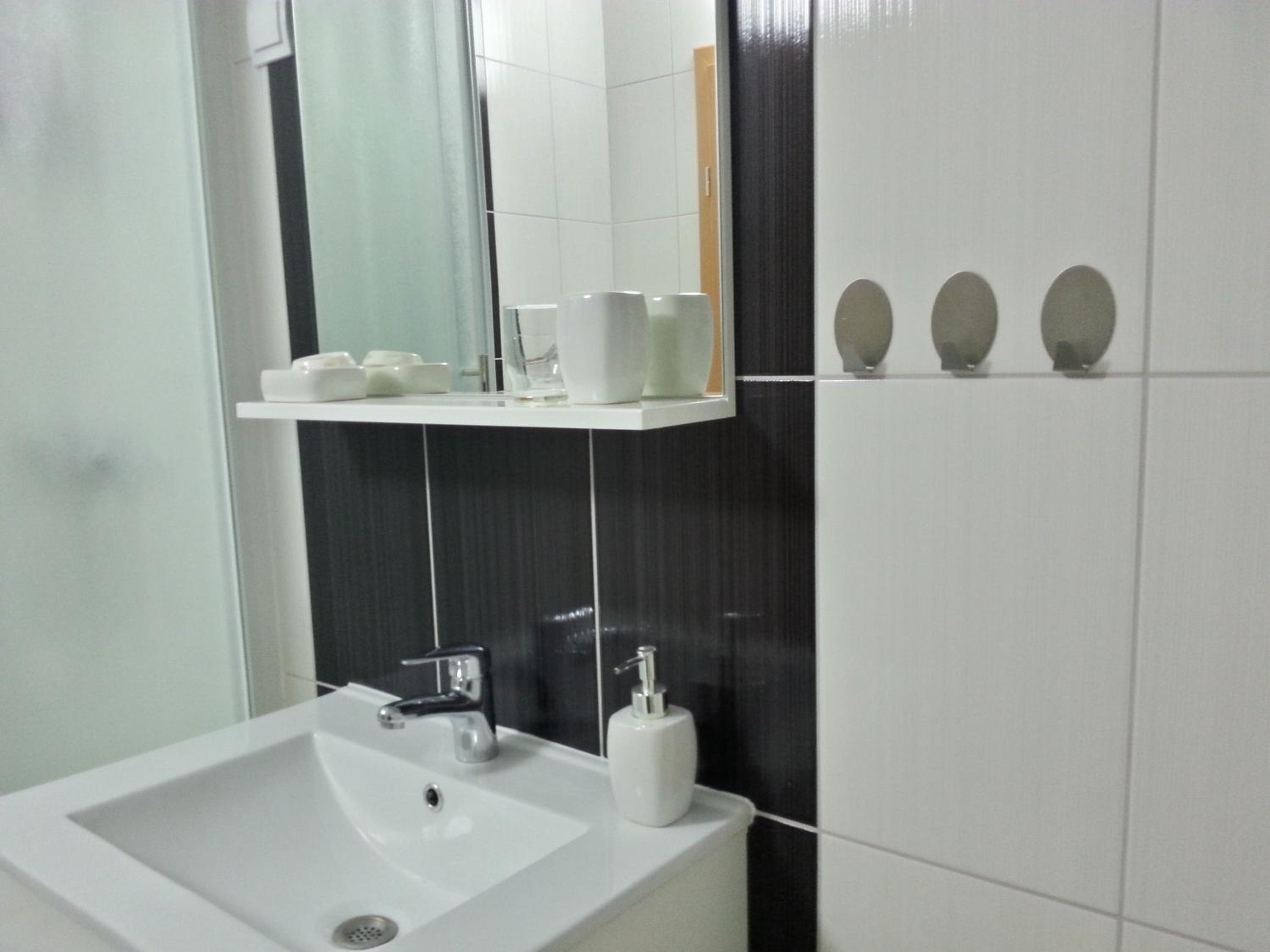 Family Studio - Photo 16