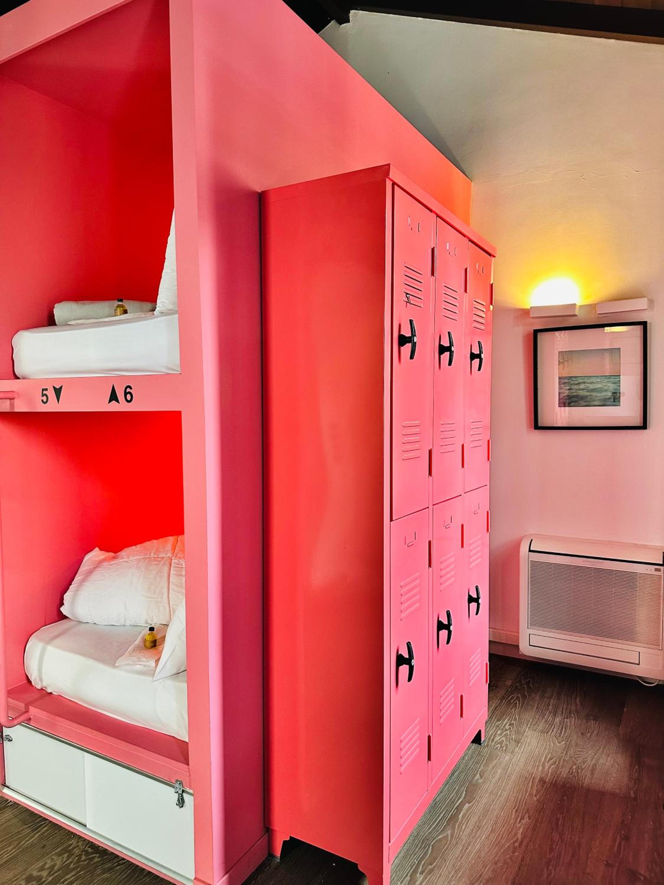 Bed in 6-Bed Dormitory Room photo 1