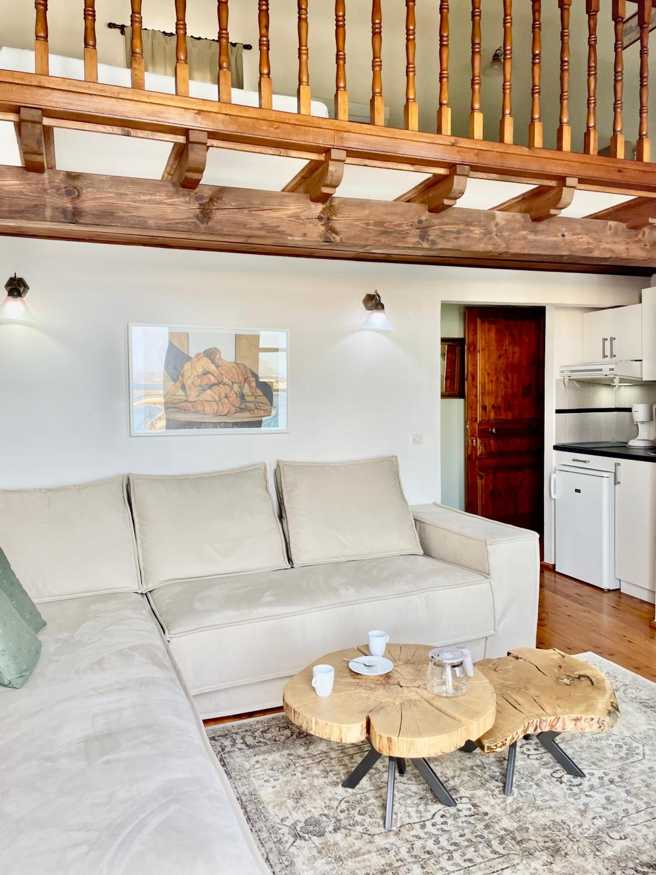Deluxe Suite with Balcony and Sea View