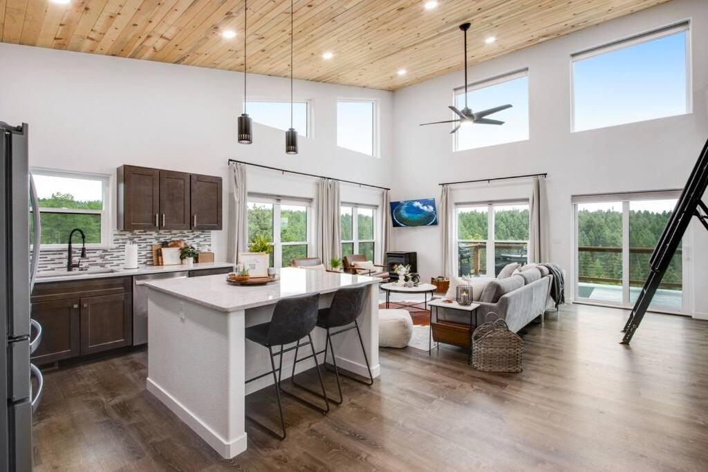 Four-Bedroom House photo 2