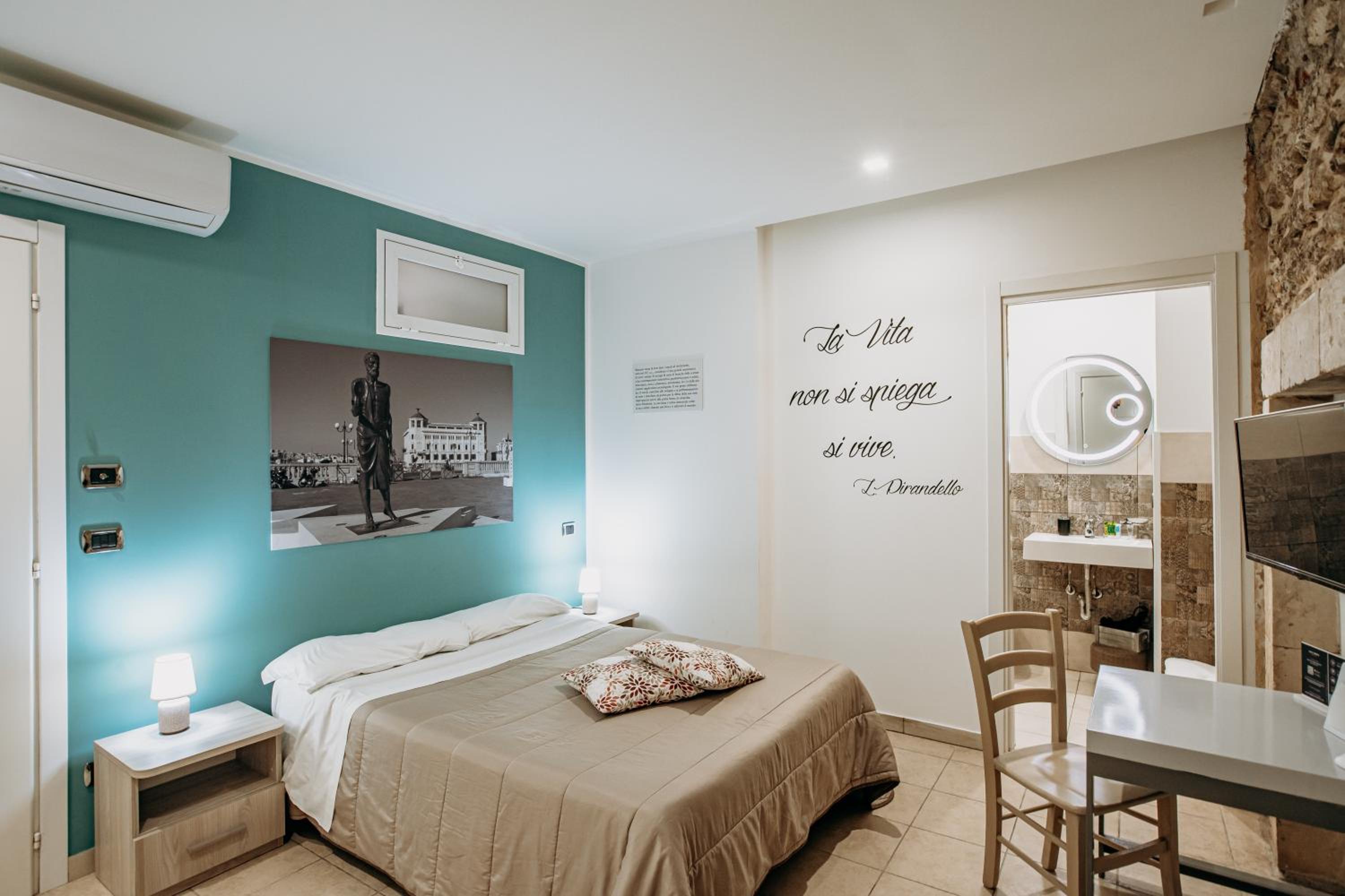 Deluxe Room - Photo 1