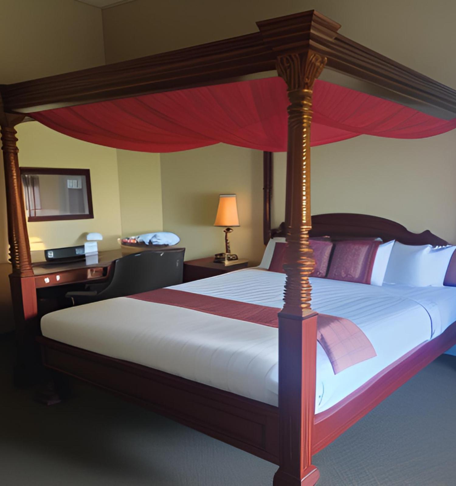 Double Room with Four Poster Bed photo 2