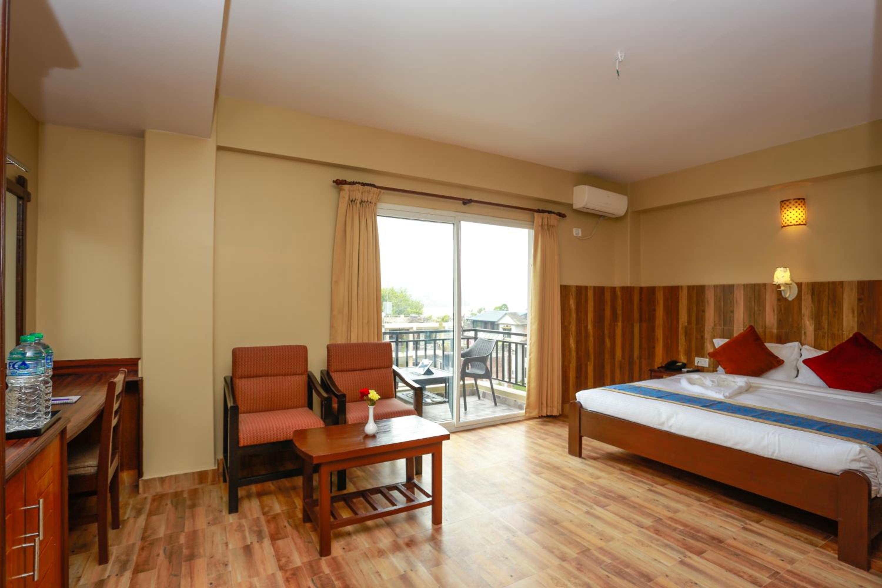 Deluxe Double Room - Photo 9