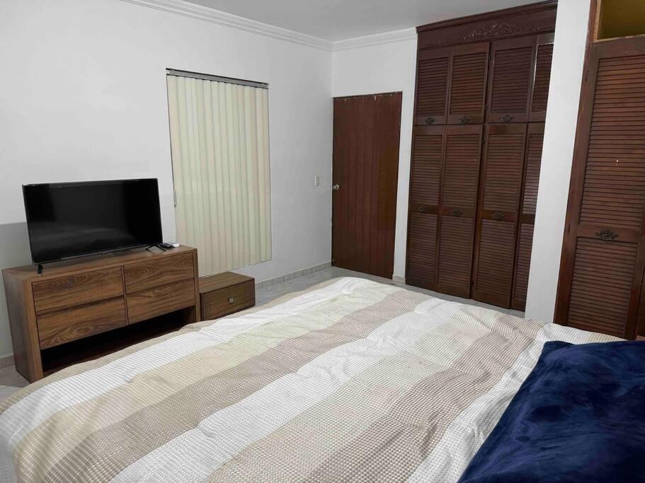 Four-Bedroom House photo 3