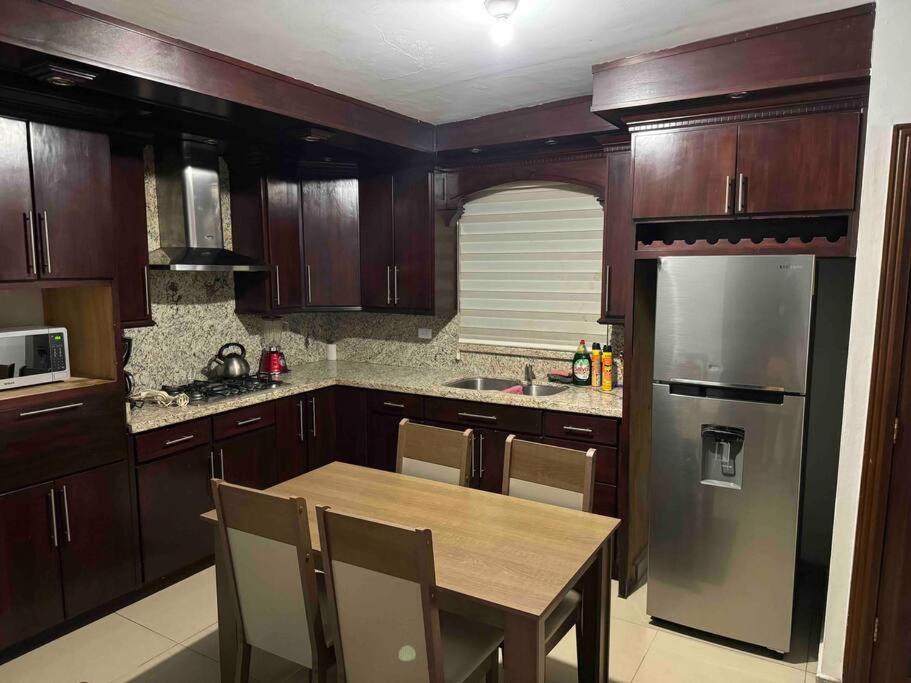 Four-Bedroom House photo 2
