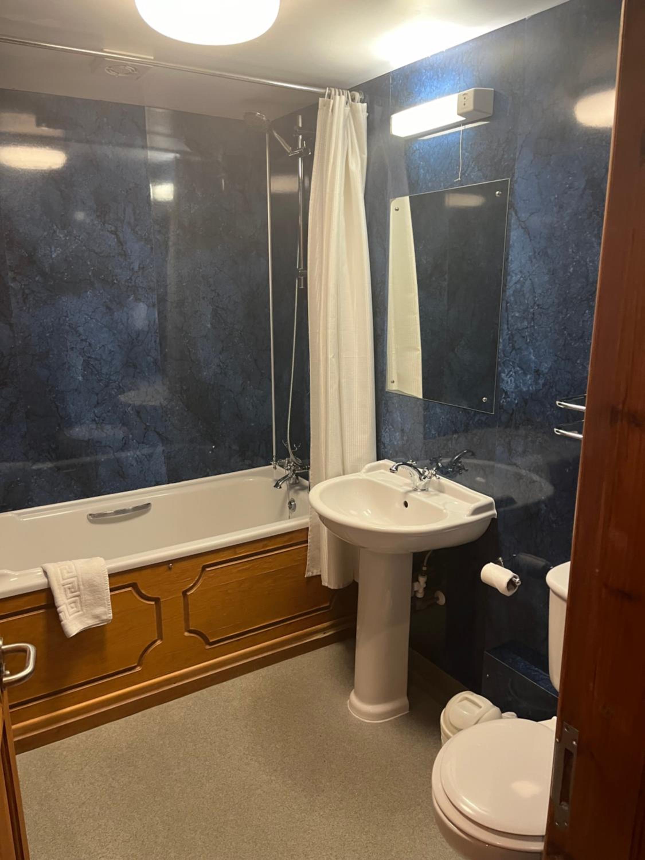 Superior King Room photo 3