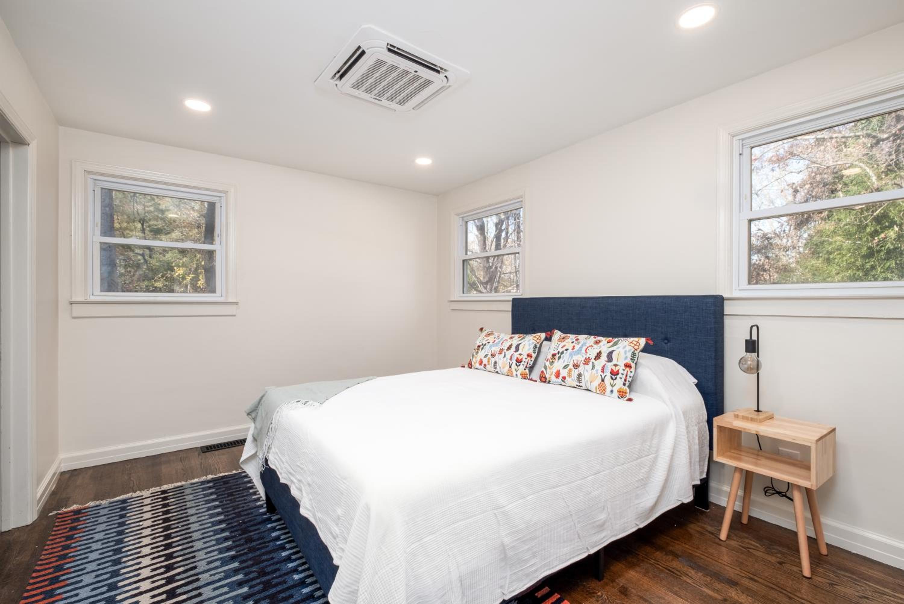 Three-Bedroom House photo 2