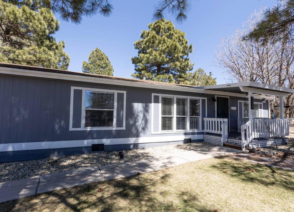 Three-Bedroom House photo 2
