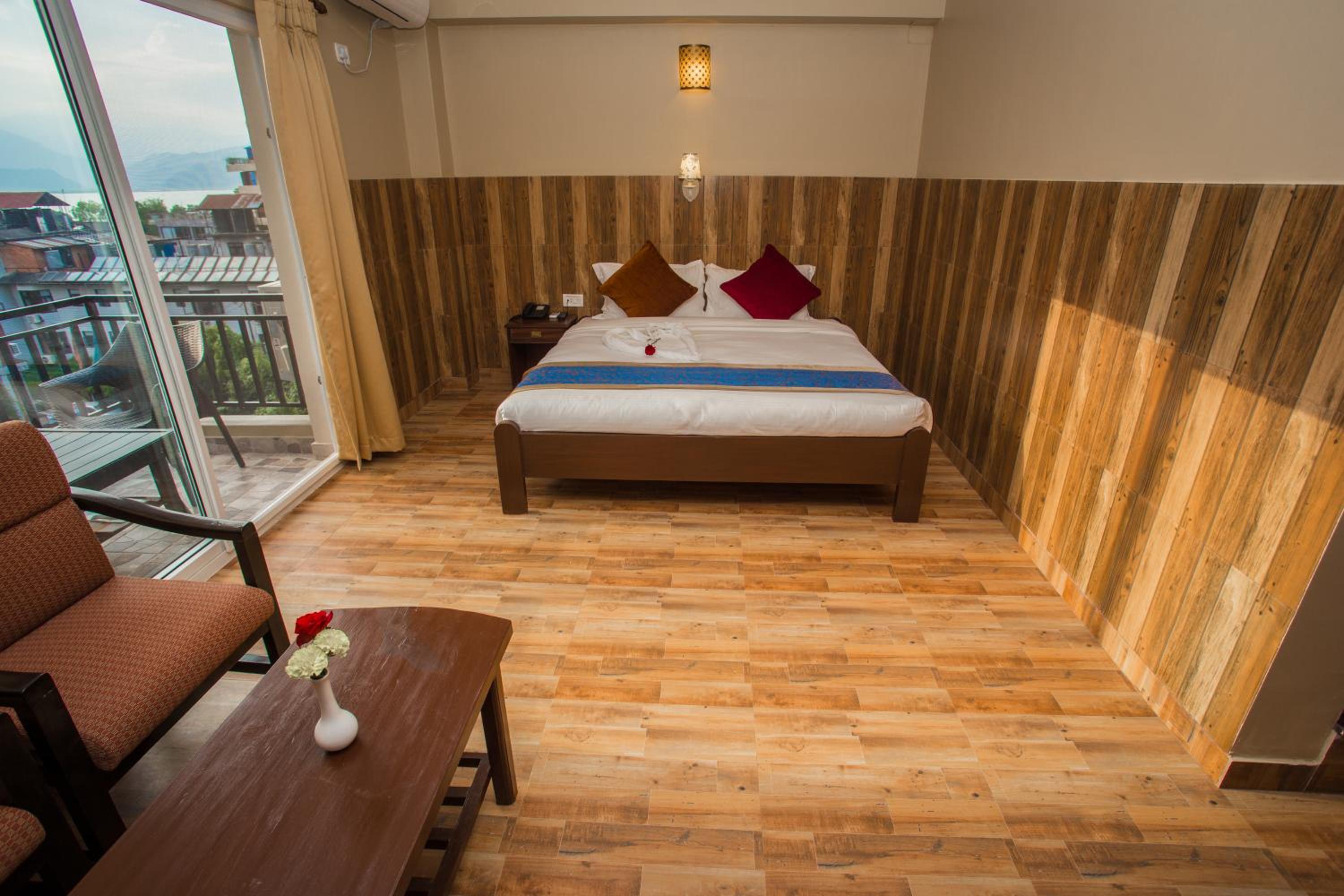 Deluxe Double Room - Photo 14