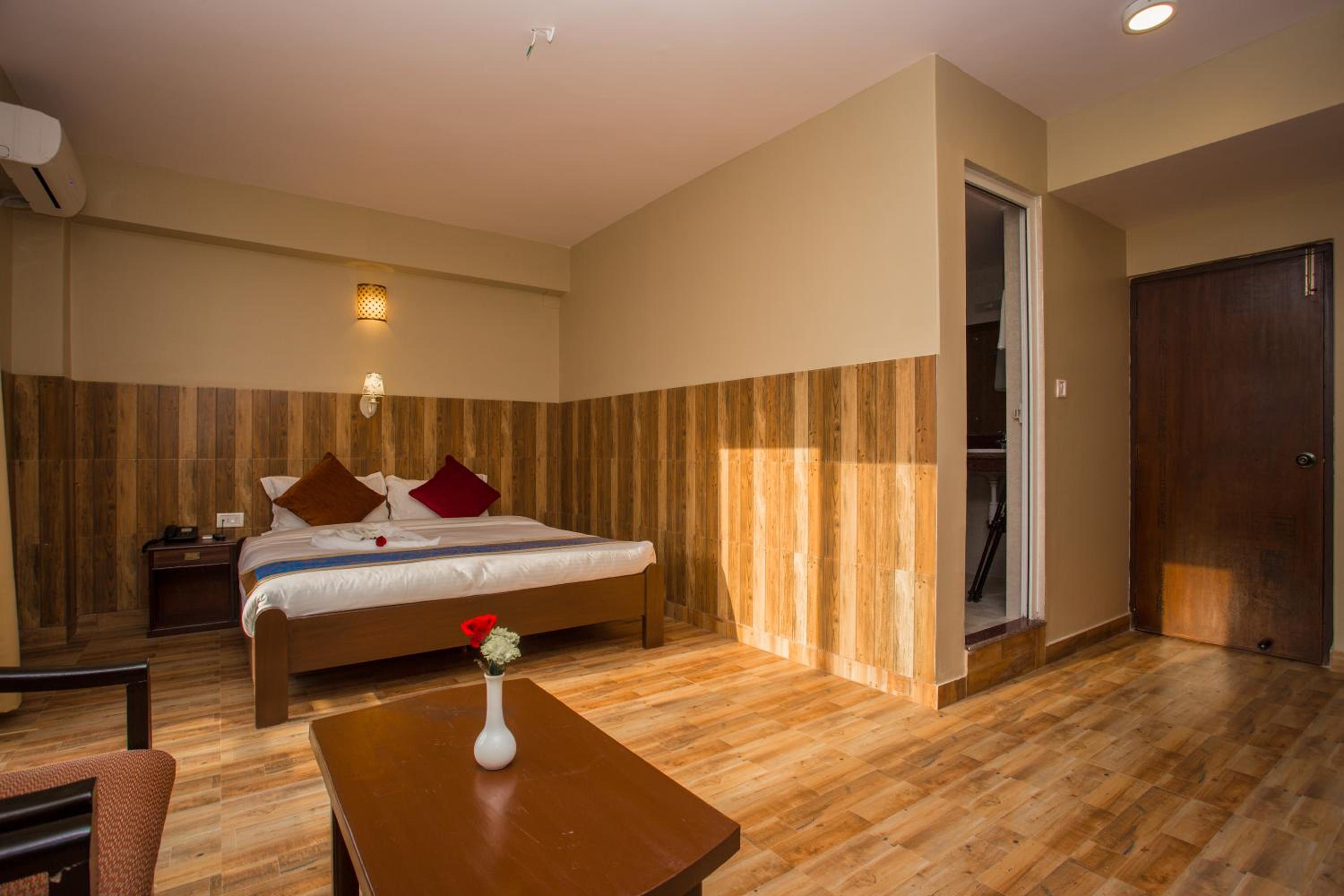 Deluxe Double Room - Photo 19