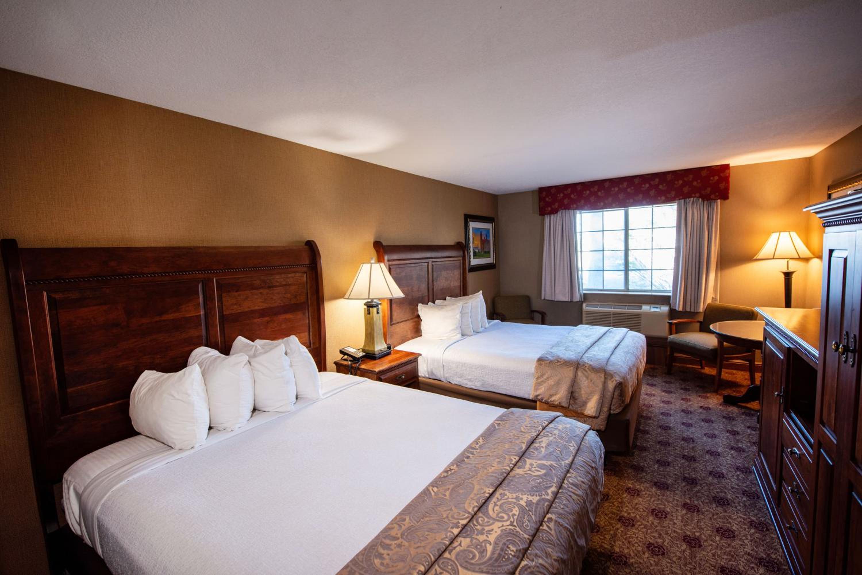 Queen Room with Two Queen Beds - Photo 1